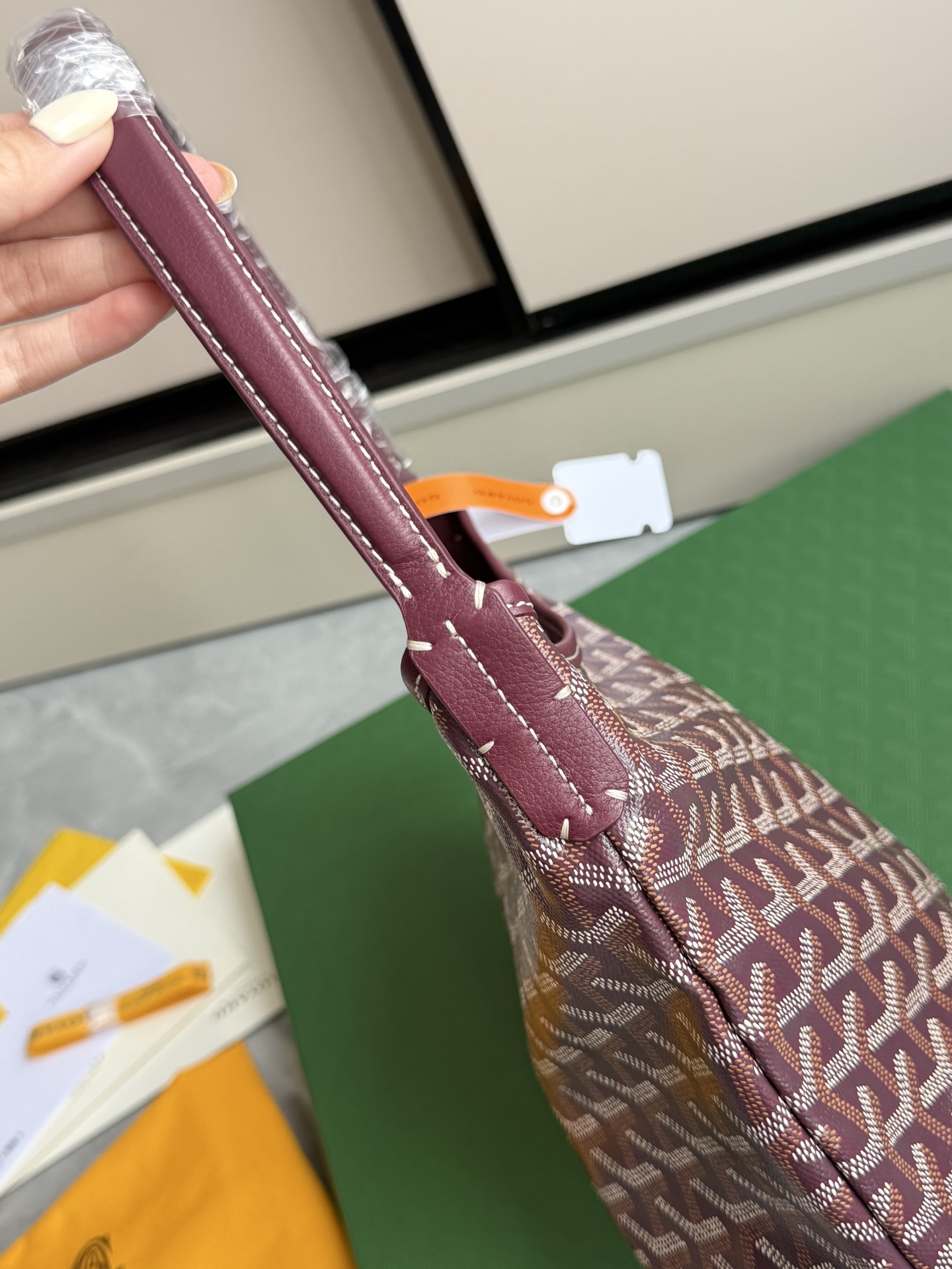 Goyard 升级版狗牙hobo迷你·酒红
