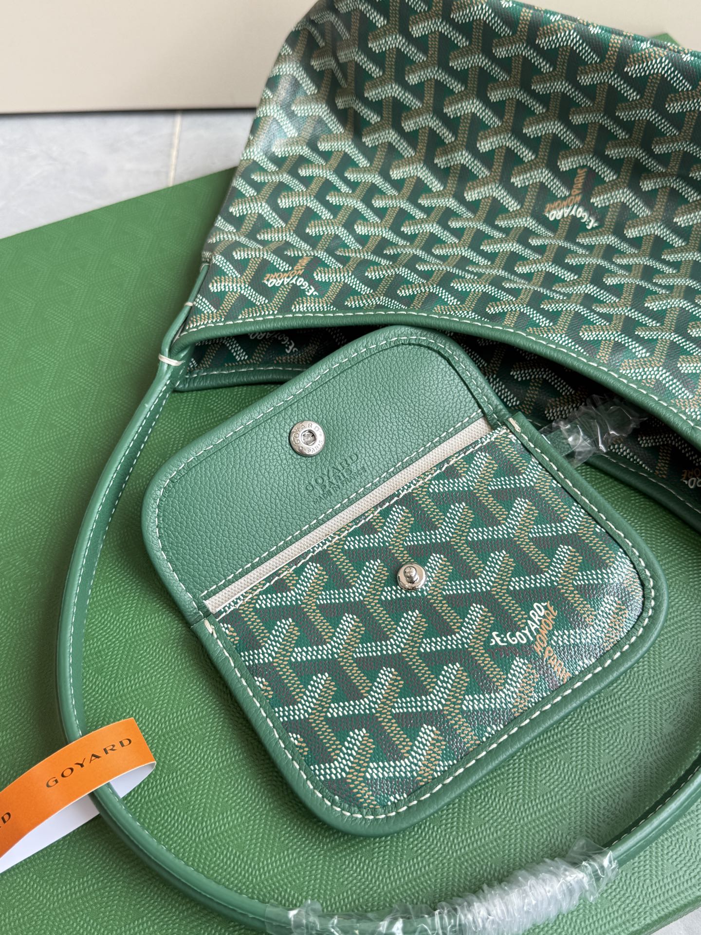 Gucci 升级版狗牙hobo迷你·绿色