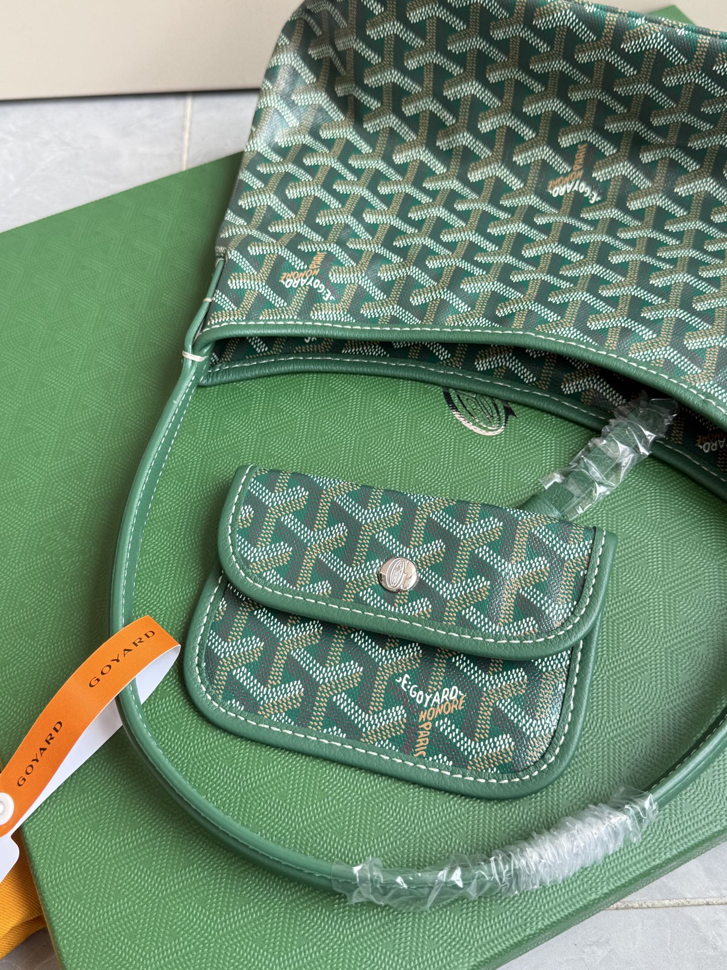 Gucci 升级版狗牙hobo迷你·绿色