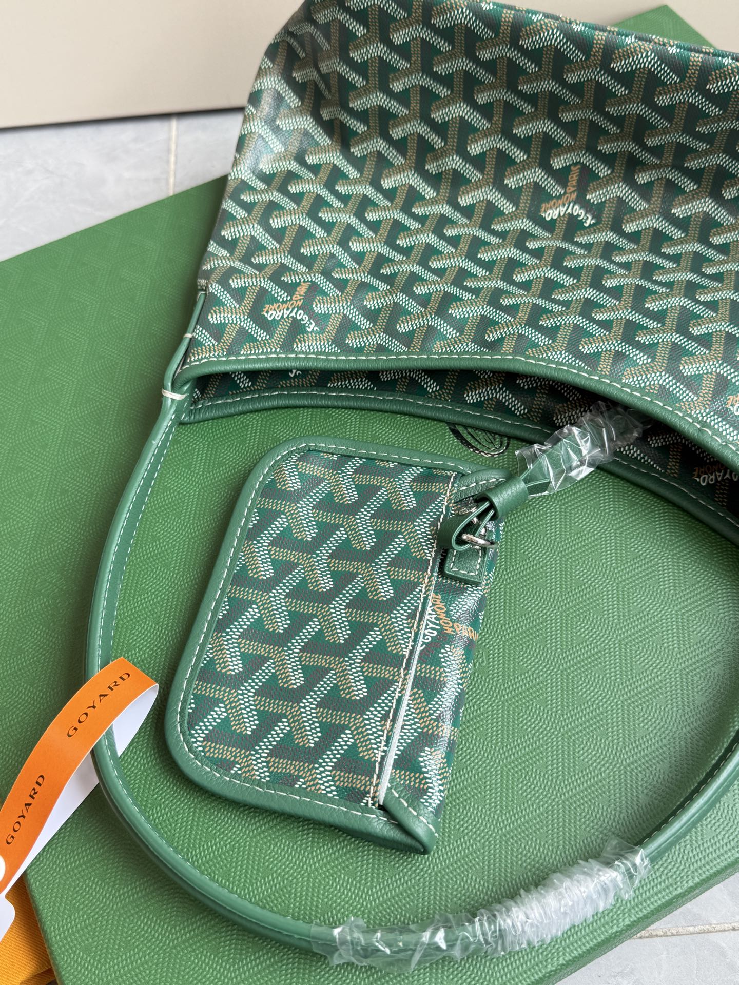 Gucci 升级版狗牙hobo迷你·绿色