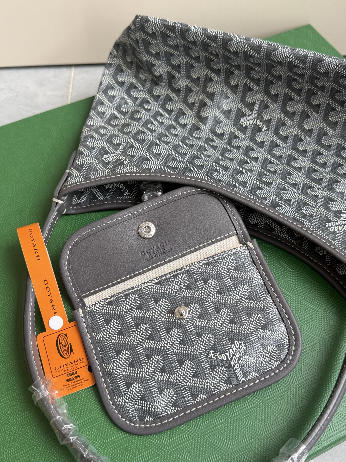 Goyard 升级版狗牙hobo迷你·灰色