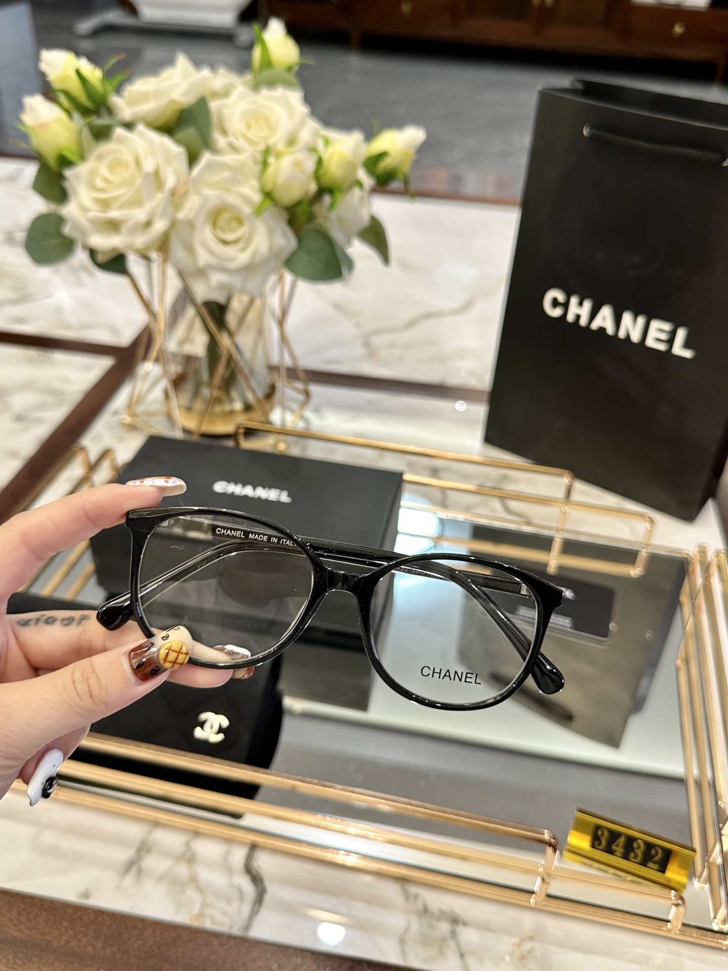 【J H】p98 Full Package At The Counter 25 Gift Bag 5 Chanel’s Popular Glasses Have Arrived. The Model Was Purchased And Matched At The Counter. Full Of Details And Excellent Quality. Material: Plate, Hd Lenses Are The Most Popular Style At The Moment, A Must-have Item For Fashionistas, Ready In Stock In The Store, 3432