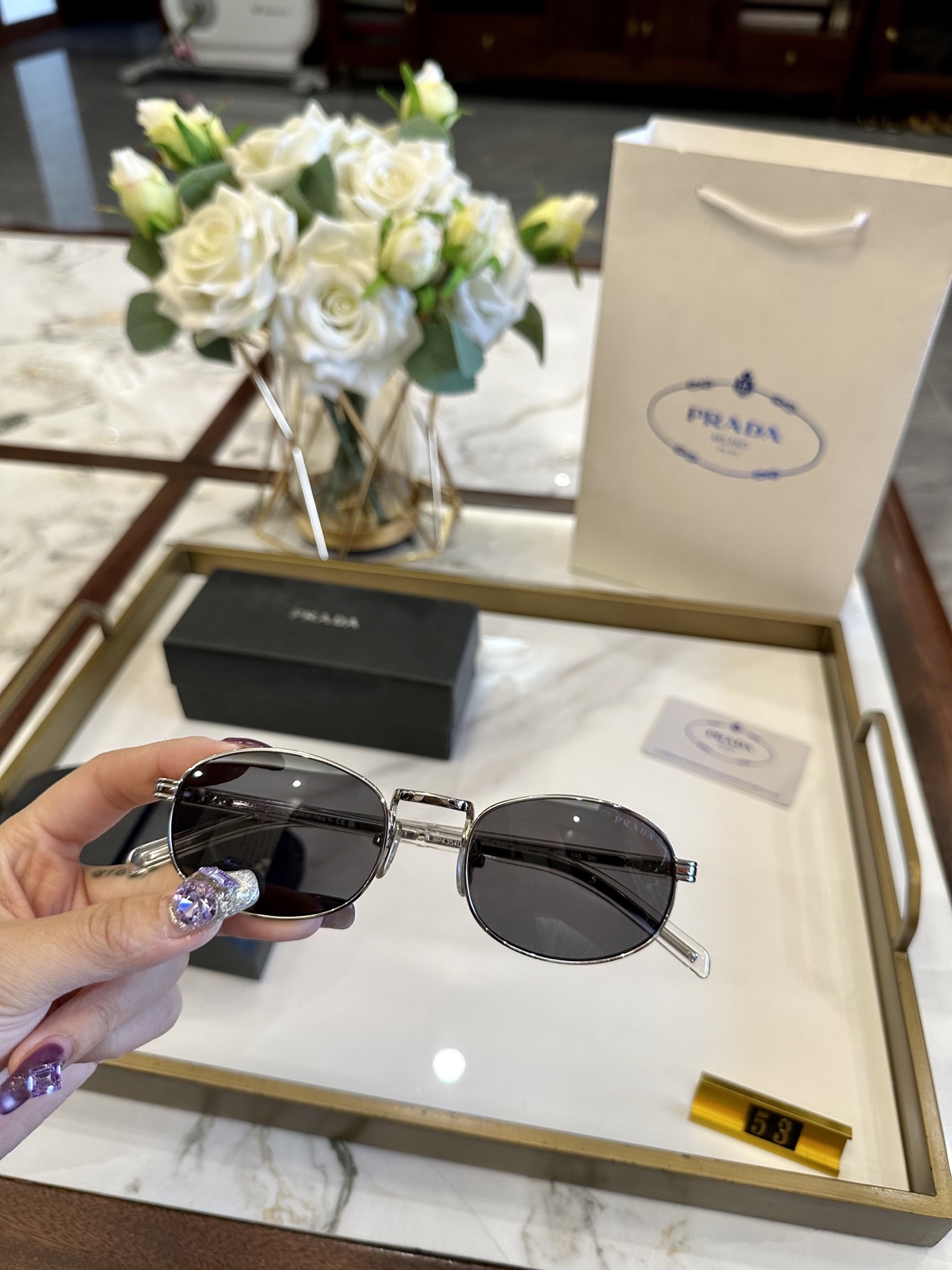 【J H】p218 Full Package At The Counter 15 Gift Bag 5 Upgraded Version Of The Order Prada’s Hot-selling Glasses Have Arrived. Purchase And Mold Opening. Counter Version. Full Of Details, Excellent Quality. Material: Plate, High-definition Polarized Lenses The Most Popular Styles At The Moment, Must-have Items For Fashionistas, Available In Store, B53