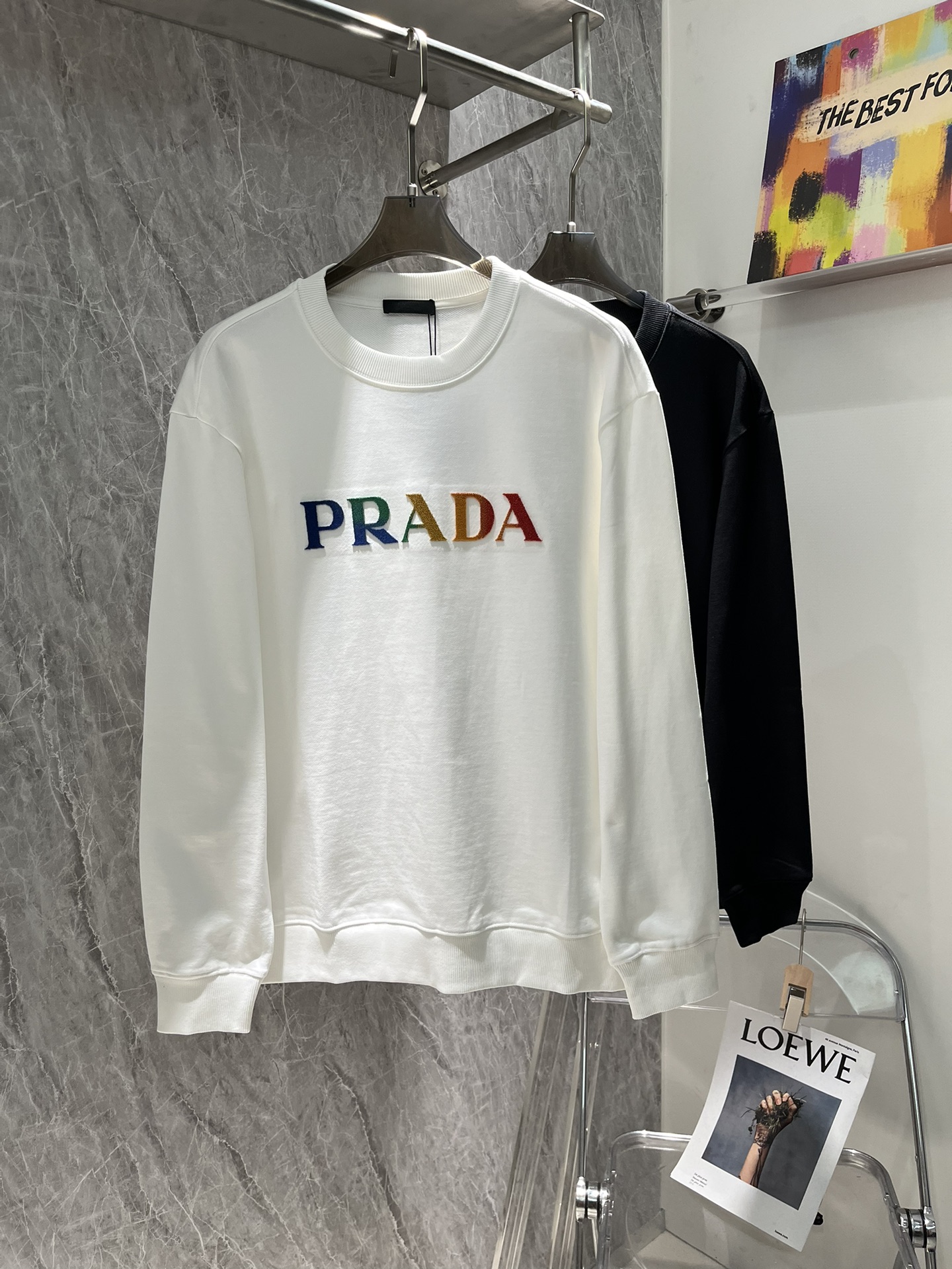 PRADA/普拉达2024秋季经典款卫衣！经典字母牙刷秀棉质短袖T恤采用24支特纺紧密棉面料克重380g