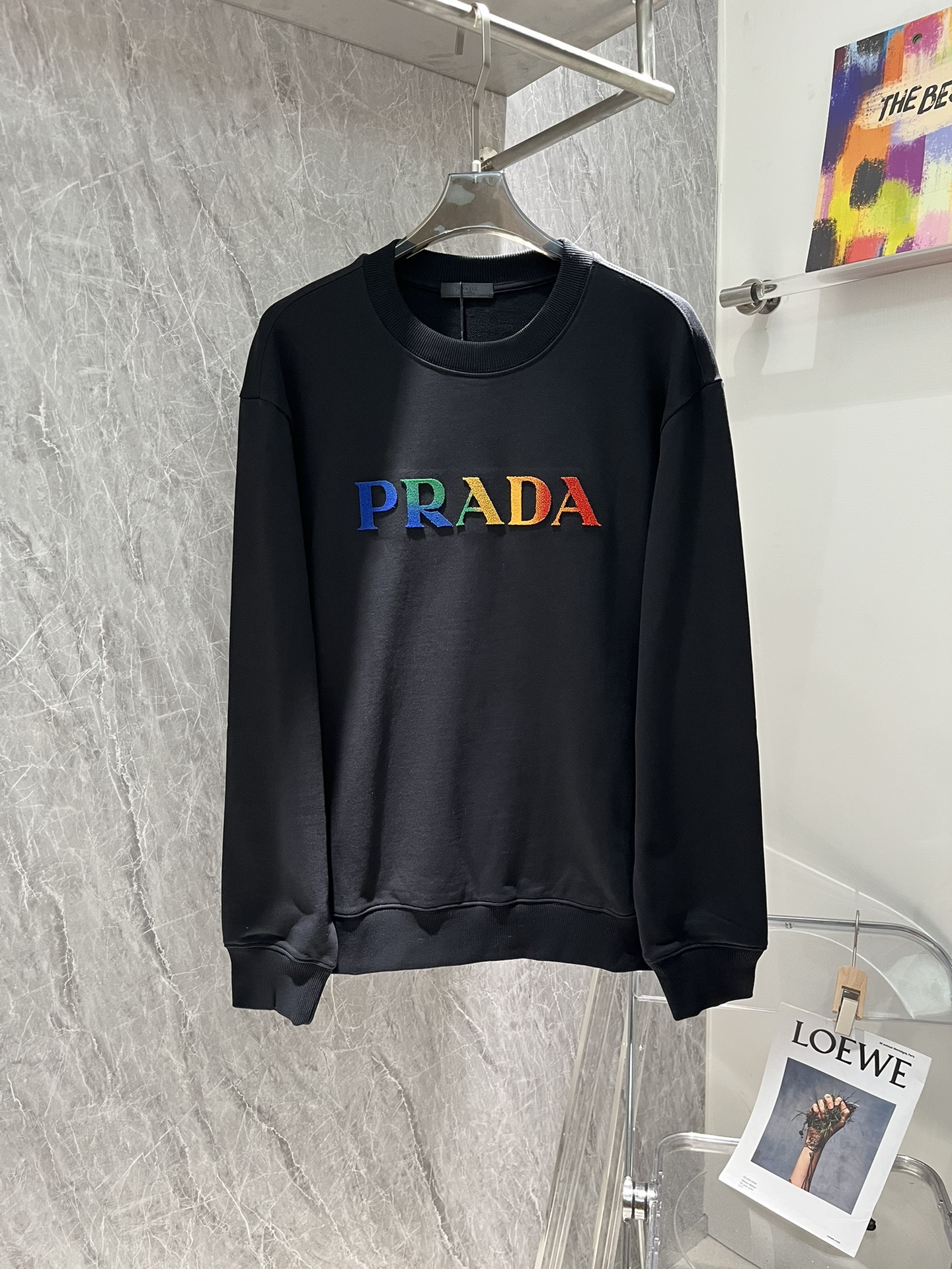 PRADA/普拉达2024秋季经典款卫衣！经典字母牙刷秀棉质短袖T恤采用24支特纺紧密棉面料克重380g