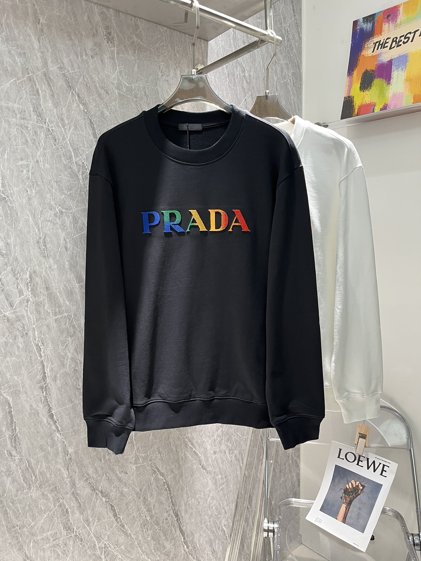 PRADA/普拉达2024秋季经典款卫衣！经典字母牙刷秀棉质短袖T恤采用24支特纺紧密棉面料克重380g