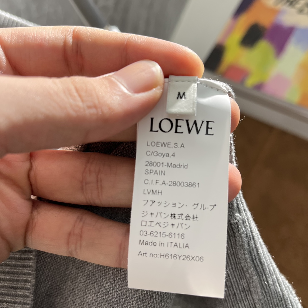 Loewe24FW秋冬新款喀什米尔羊毛混纺v领针织打底毛衫！贸易公司渠道稀出同步官网发售!Iw家极简高级