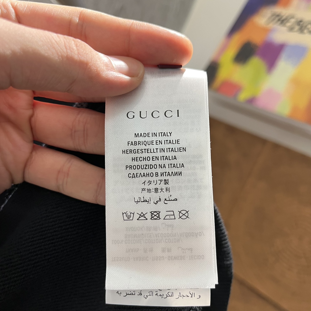 GUCCI2024秋季新品卫衣！经典蛇纹渐变圆领卫衣胸前经典蛇纹标识logo点缀细节无法挑剔极具档次感与