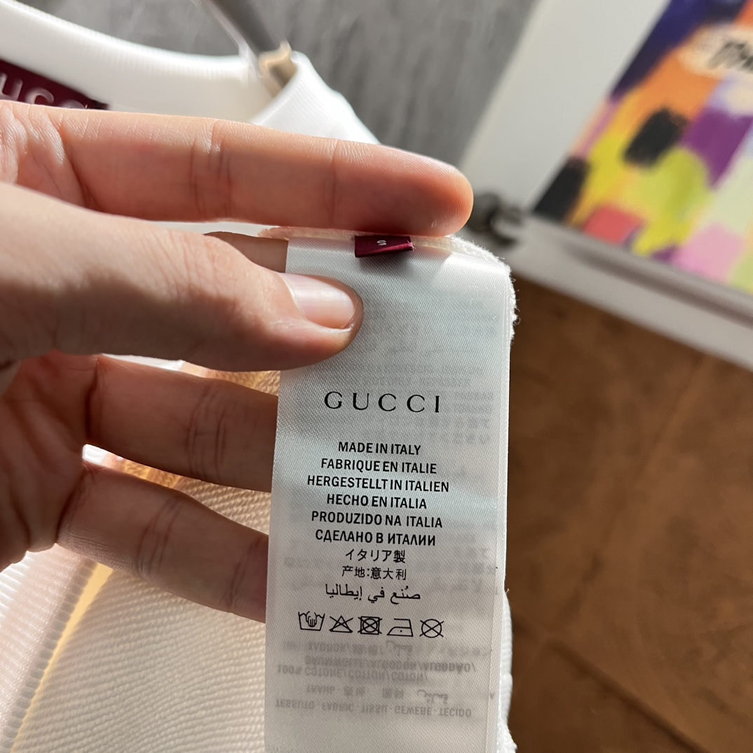 GUCCI2024秋季新品卫衣！经典蛇纹渐变圆领卫衣胸前经典蛇纹标识logo点缀细节无法挑剔极具档次感与