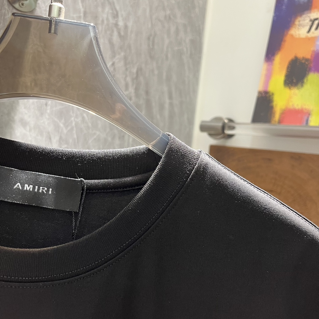 -Amiri24年新品T恤！基础款字母印花.色彩层析分明.简单明了的理念元素来完成人人都可以上身效果非常