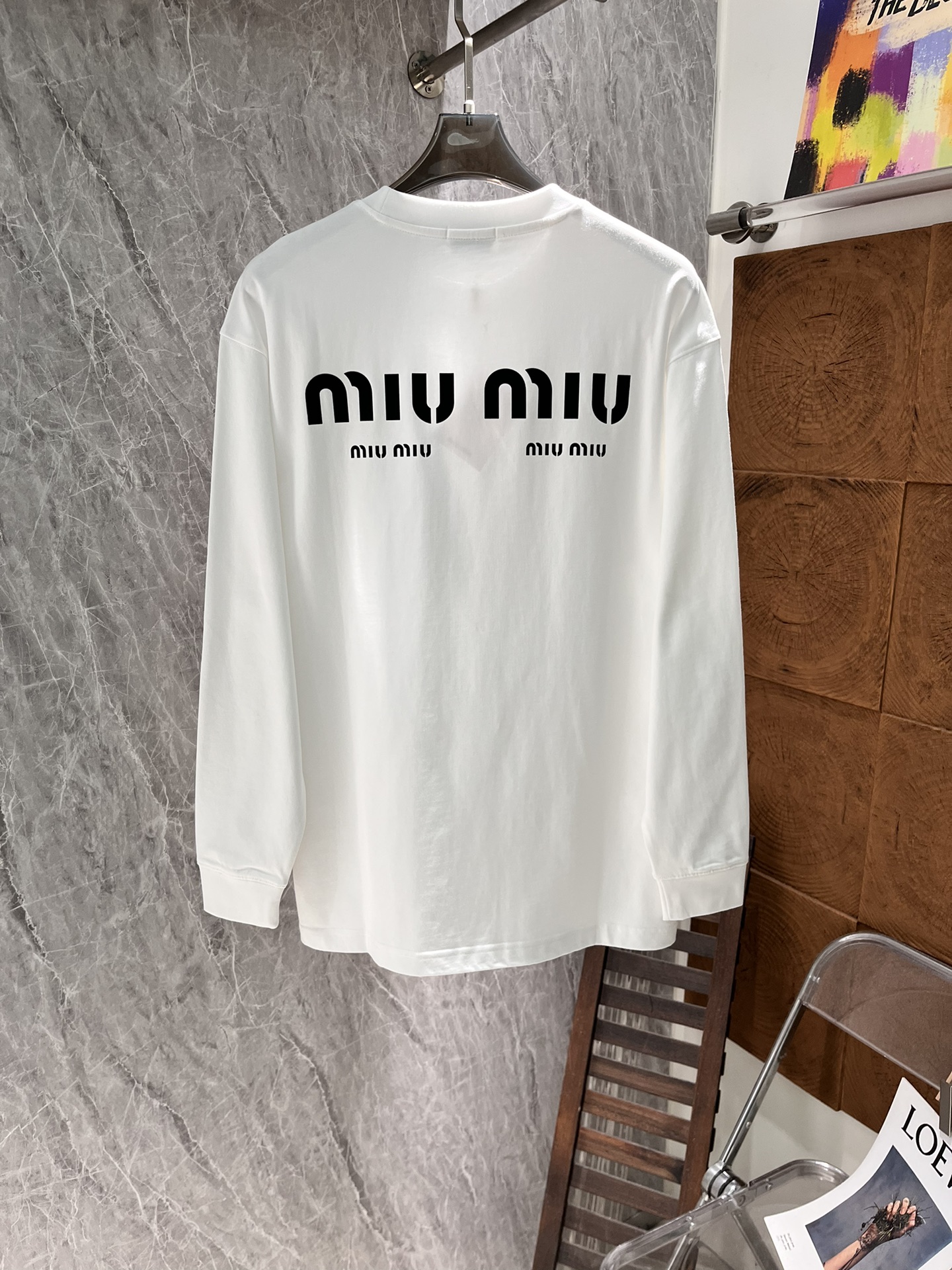 miumiu24ss秋季新款打底T恤！.减龄风格满贯！！！经典黑白字母设计品牌字母logo.订制优质高克