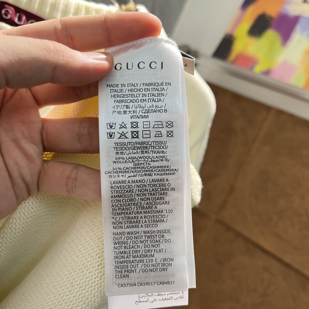 GUCCI24ss秋季新品羊毛毛衣！G家双G袖标提花粗针横条撞色设计50%羊毛含量超级保暖！青春时尚风格