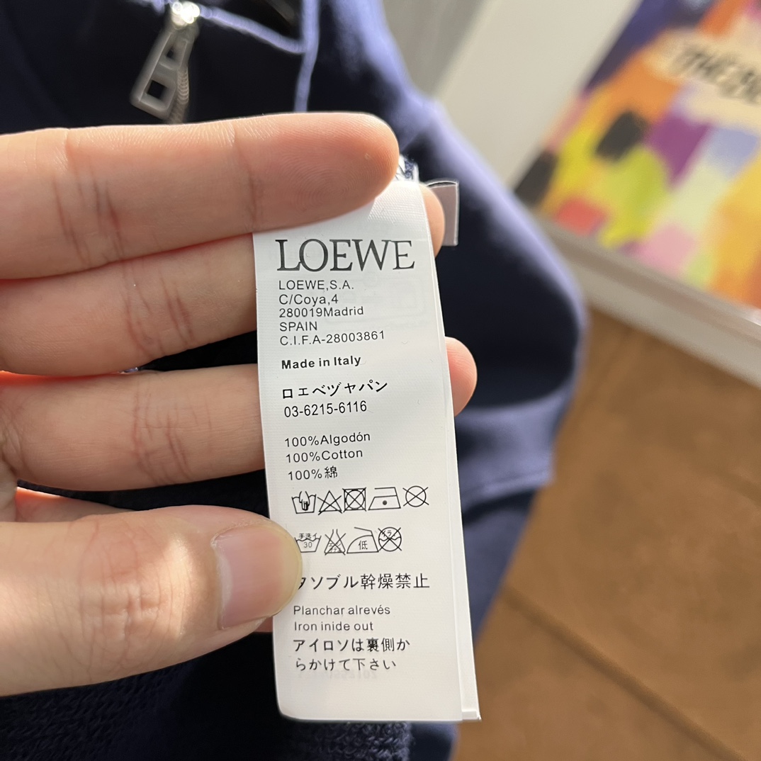 Loewe24ss新品卫衣！山水素画直喷POLO卫衣.采用460克双股毛圈印花采用3D电脑粗绘直喷.整个