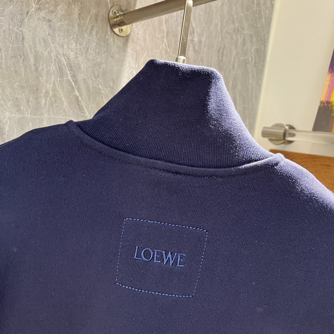 Loewe24ss新品卫衣！山水素画直喷POLO卫衣.采用460克双股毛圈印花采用3D电脑粗绘直喷.整个