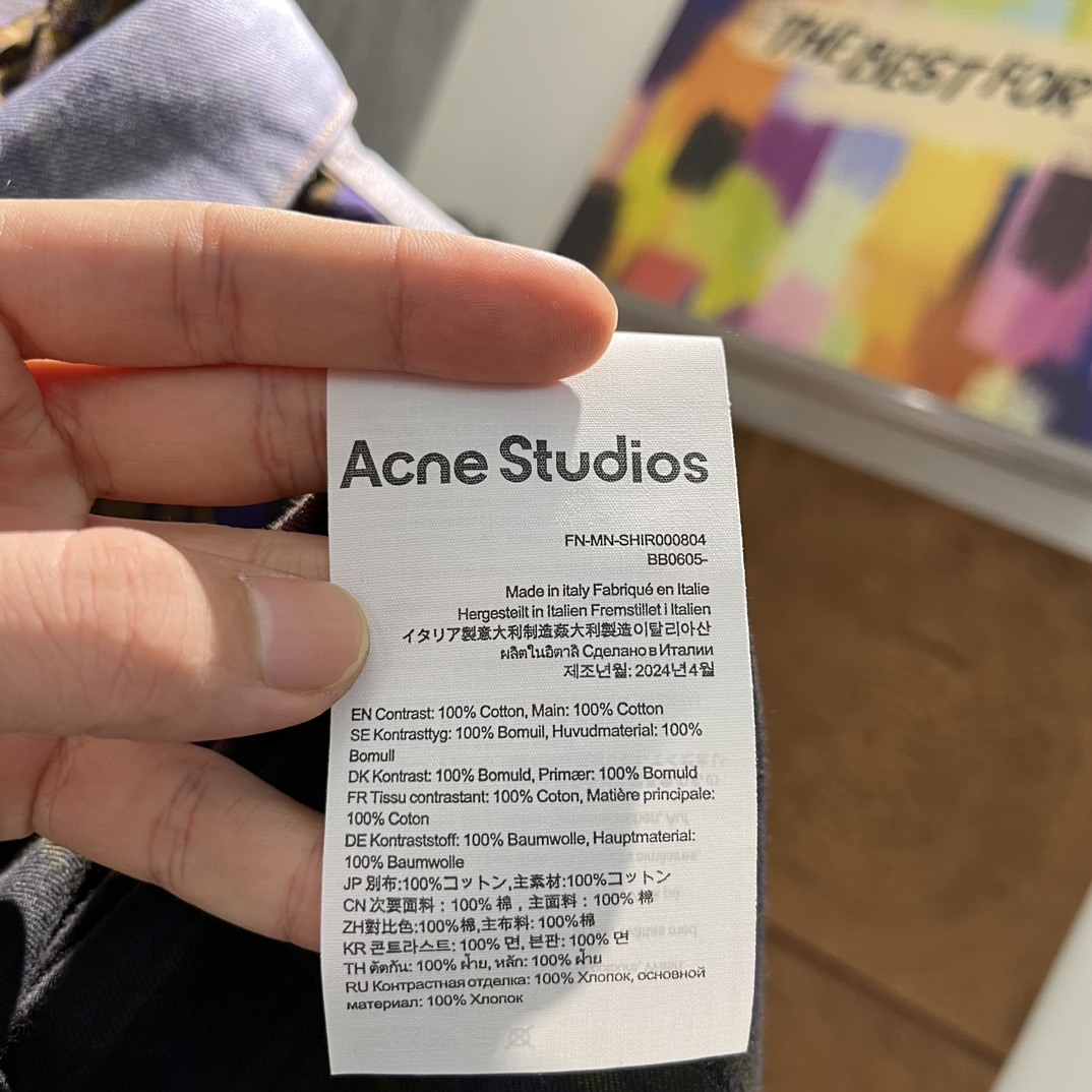 Acne2024ss秋冬新款系带纽扣衬衫外套！浸染效果的桃红色法兰绒格纹后背的牛仔布细节皮带环形成鲜明对