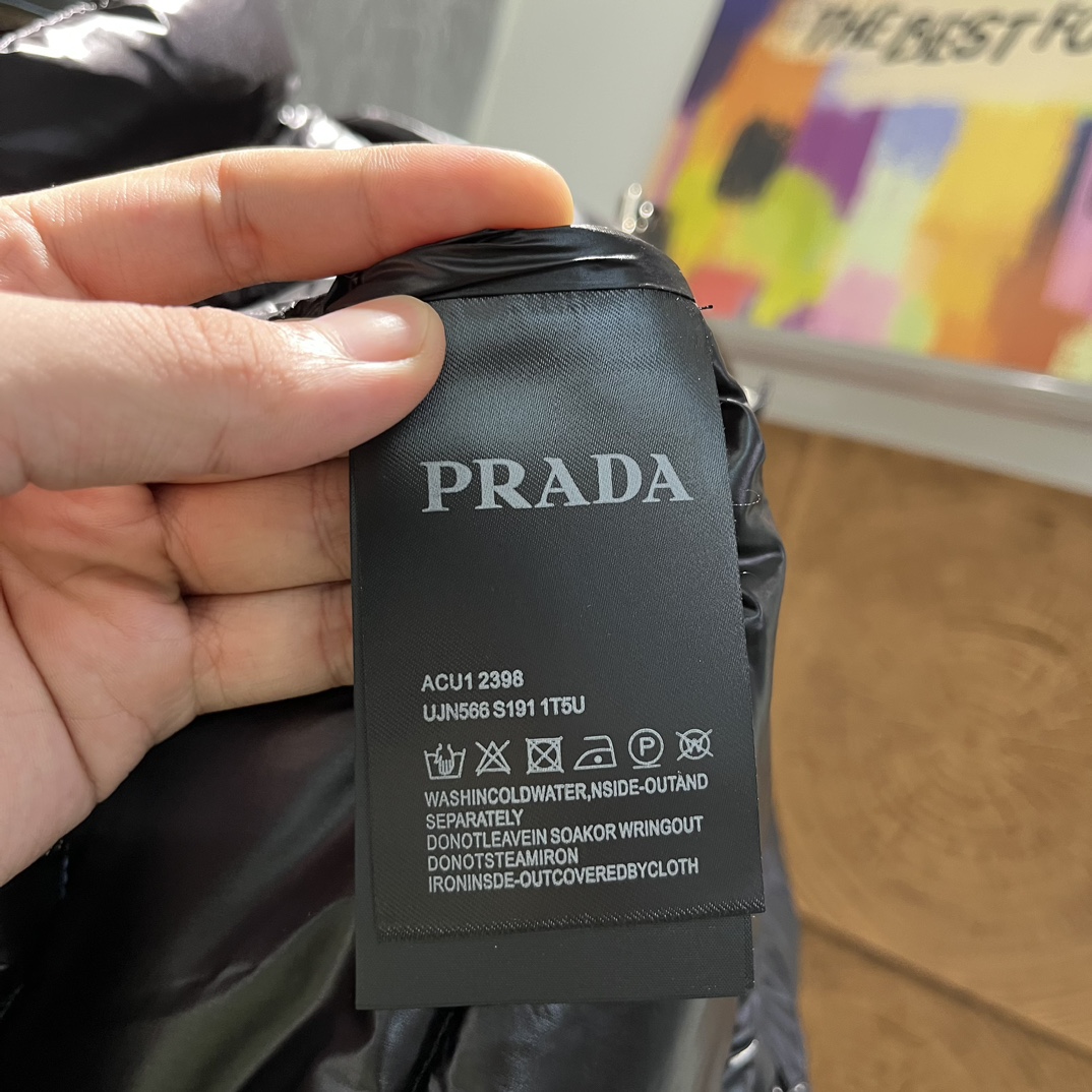 PRADA2024SS新品休闲百搭连帽保暖简约羽绒服欧洲贸易渠道意大利海外仓直发海外精品限定销售PRAD