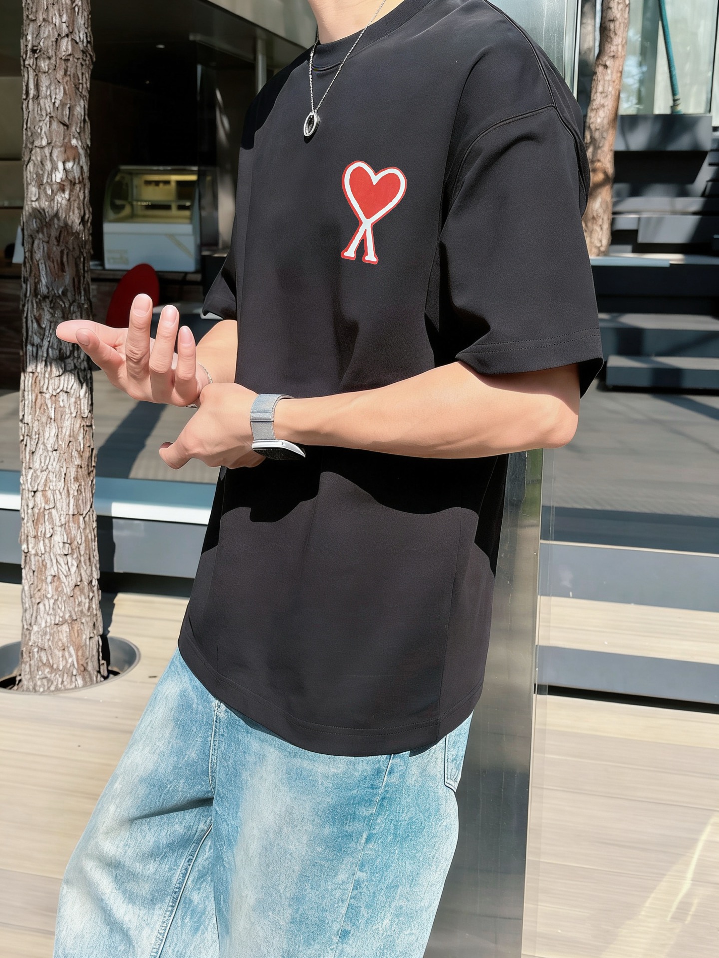 Ami家   春夏新款首发专柜最新款短袖圆领T恤 高端订制 设计前卫时尚！品牌logo重工艺设计 高端定