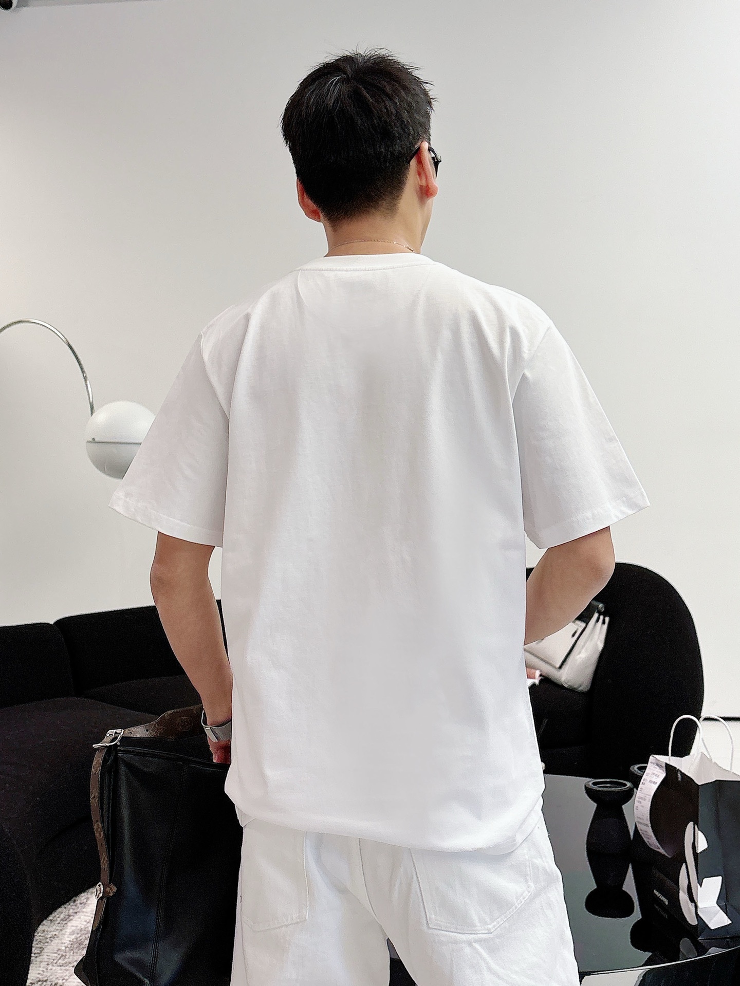 AC家   春夏新款首发专柜最新款短袖圆领T恤 高端订制 设计前卫时尚！品牌logo重工艺设计 高端定制