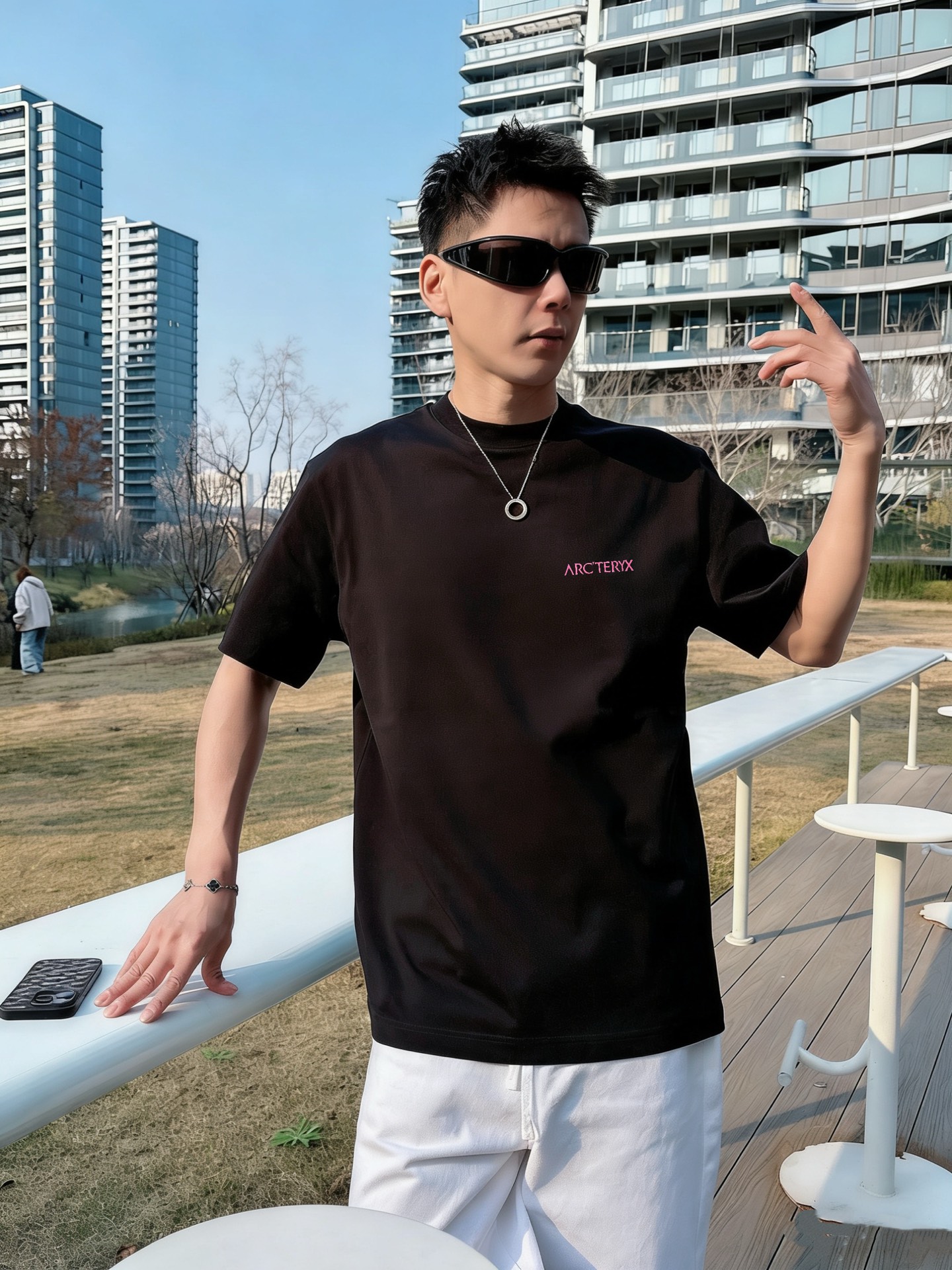 鸟家   春夏新款首发专柜最新款短袖圆领T恤 高端订制 设计前卫时尚！品牌logo重工艺设计 高端定制面