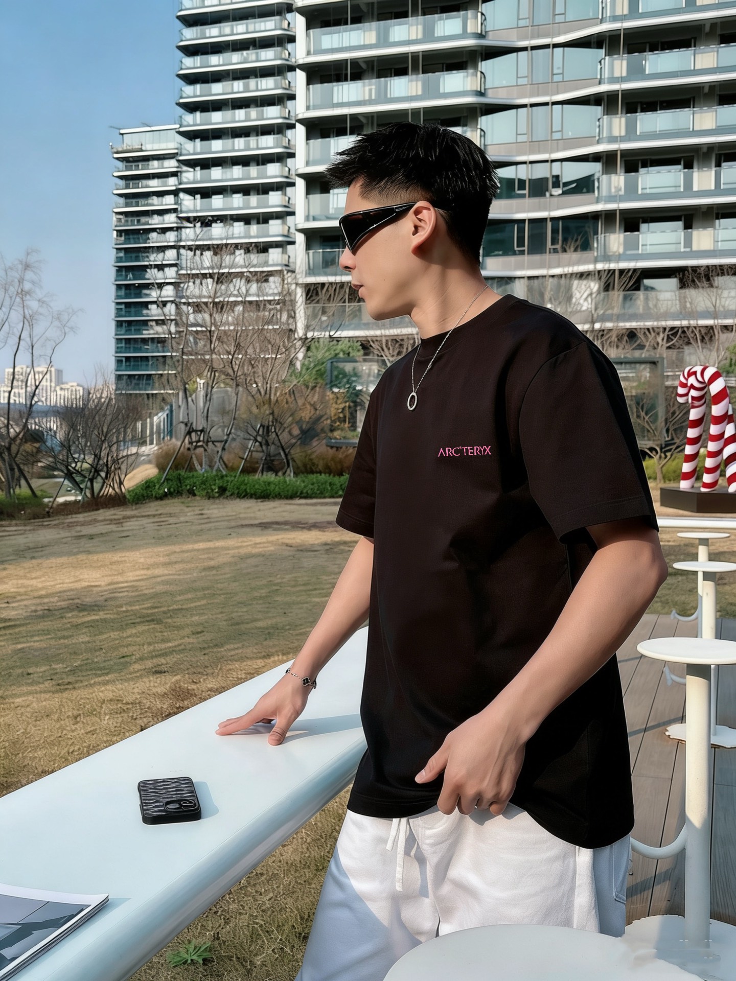 鸟家   春夏新款首发专柜最新款短袖圆领T恤 高端订制 设计前卫时尚！品牌logo重工艺设计 高端定制面