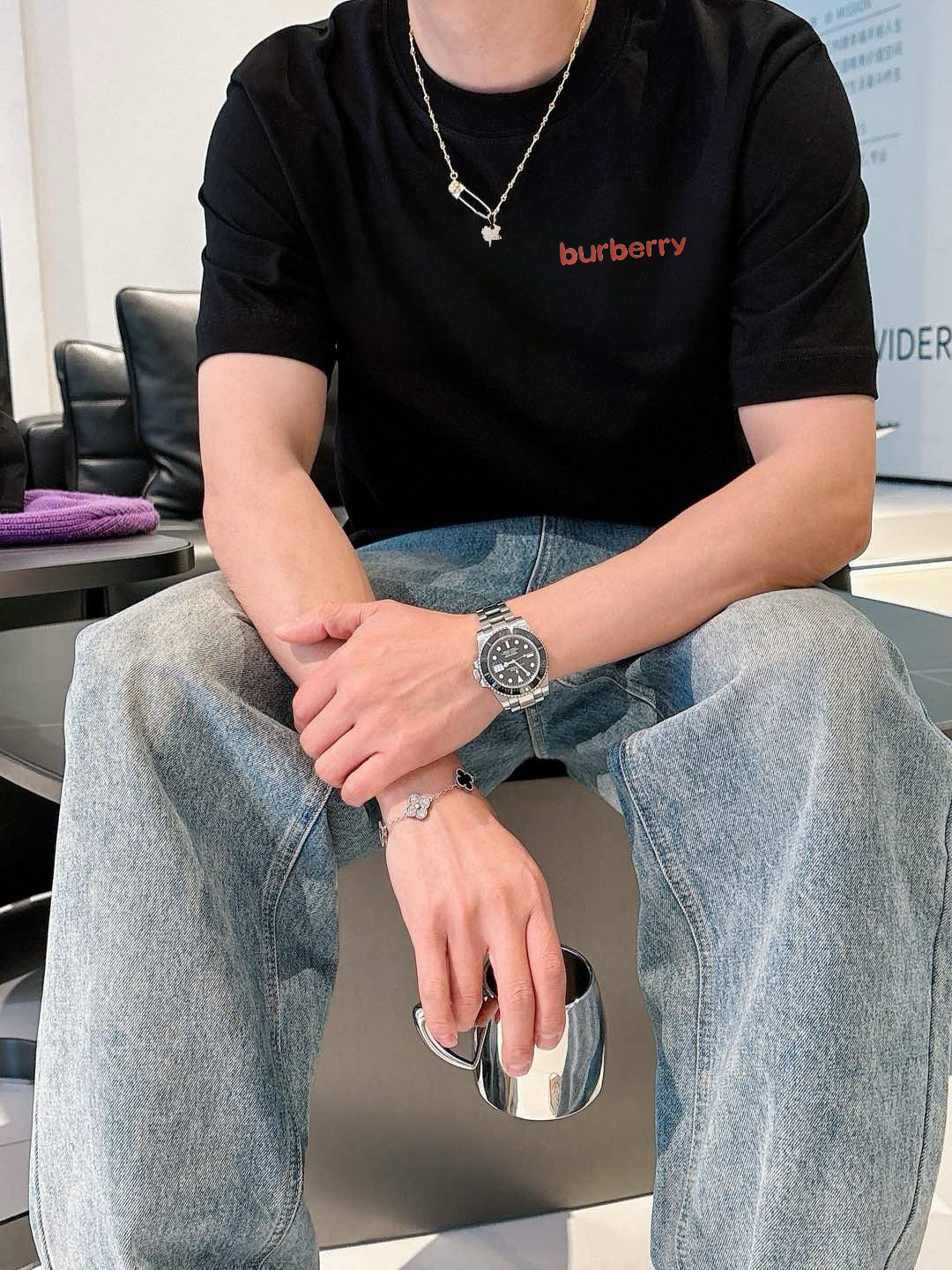 巴家   春夏新款首发专柜最新款短袖圆领T恤 高端订制 设计前卫时尚！品牌logo重工艺设计 高端定制面