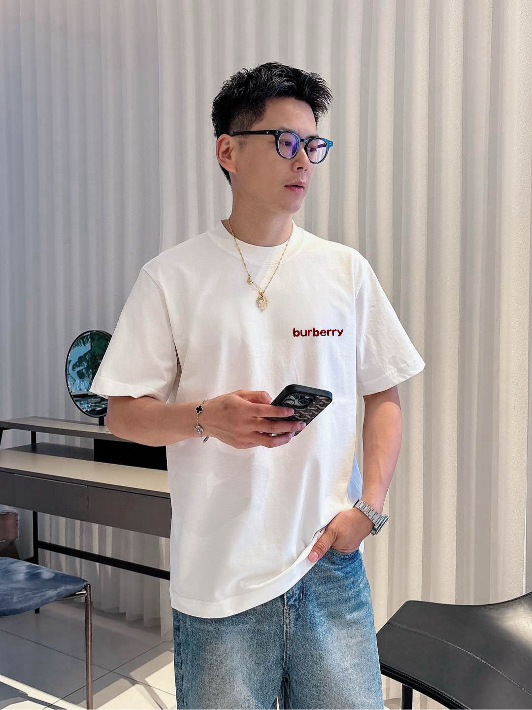 巴家   春夏新款首发专柜最新款短袖圆领T恤 高端订制 设计前卫时尚！品牌logo重工艺设计 高端定制面