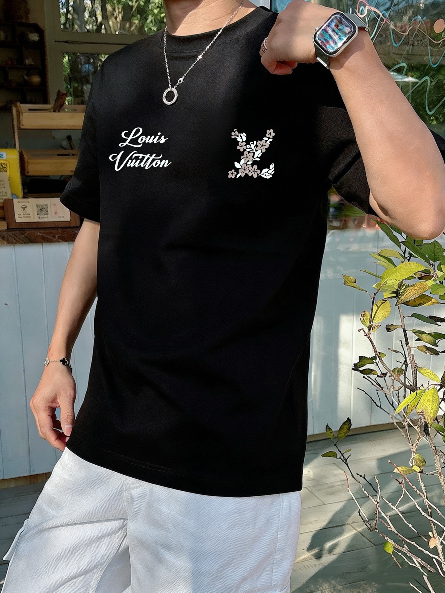 驴家   春夏新款首发专柜最新款短袖圆领T恤 高端订制 设计前卫时尚！品牌logo重工艺设计 高端定制面