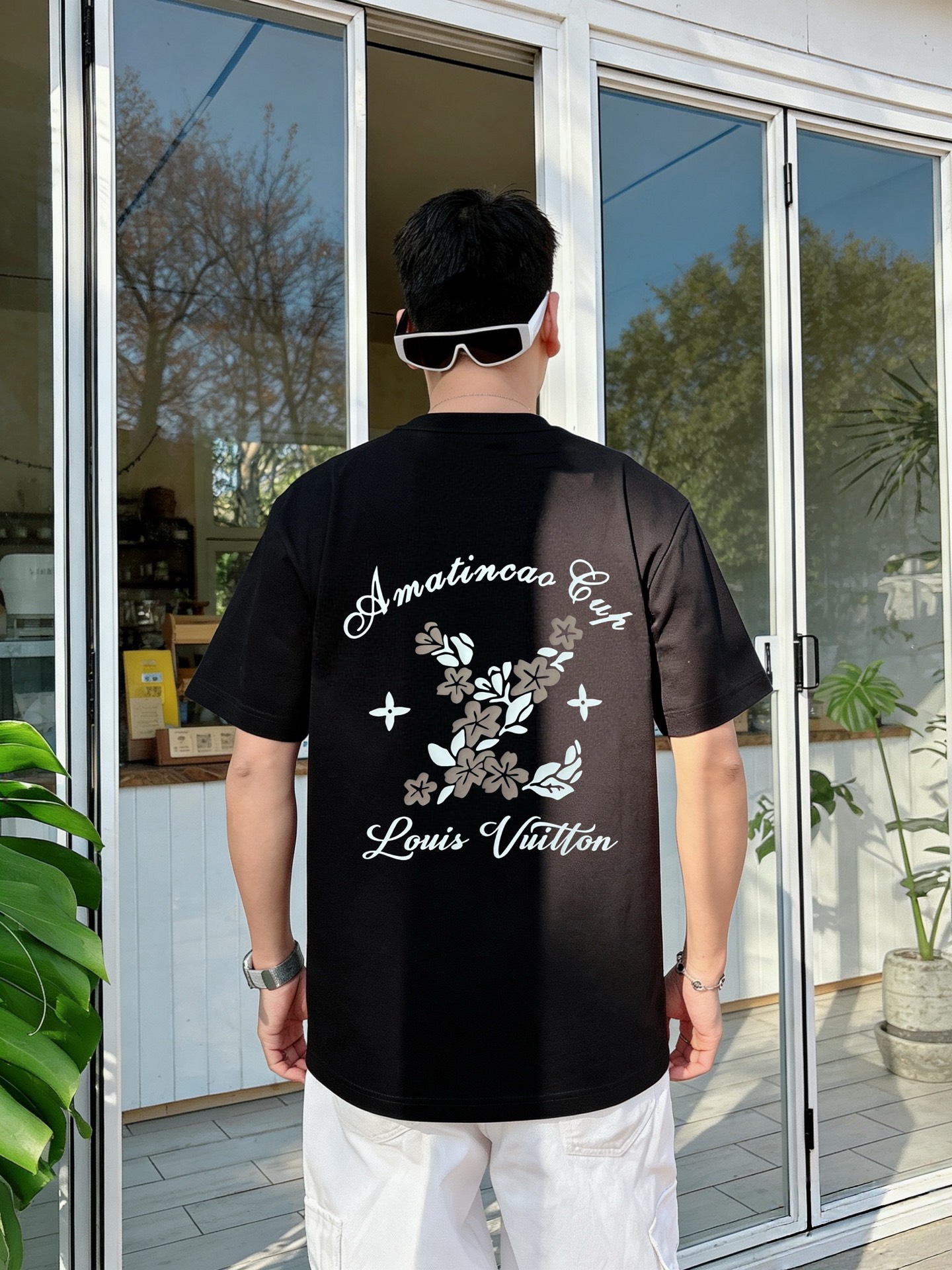 驴家   春夏新款首发专柜最新款短袖圆领T恤 高端订制 设计前卫时尚！品牌logo重工艺设计 高端定制面