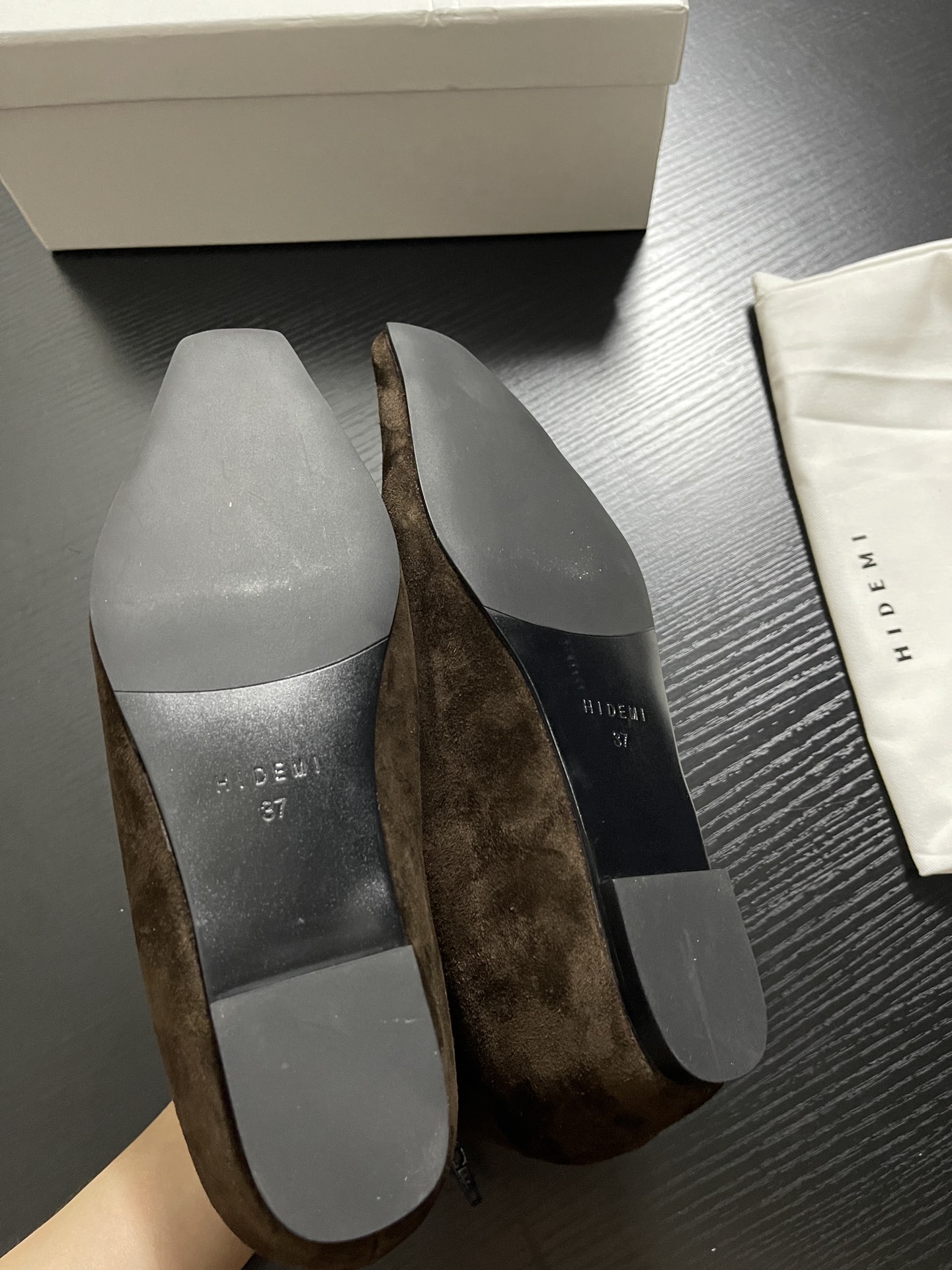 “Chelsea Short Boots: Sheep Hide Coated Shoes for Autumn/Winter 24AW Collection” - 图片 8
