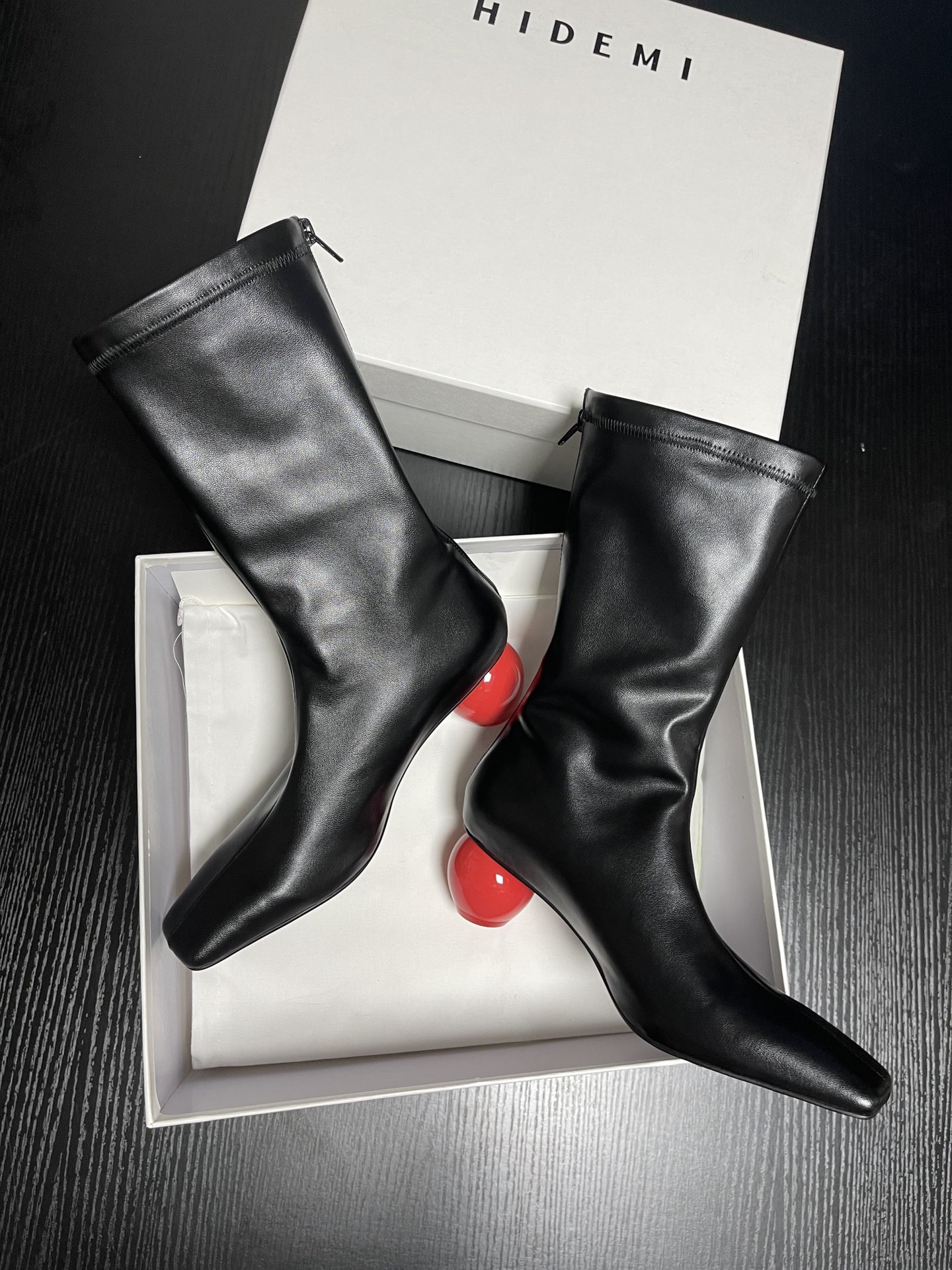 Summary: New Chromosomal Shapes and Skinny Boots for Autumn/Winter Fashion - 图片 3