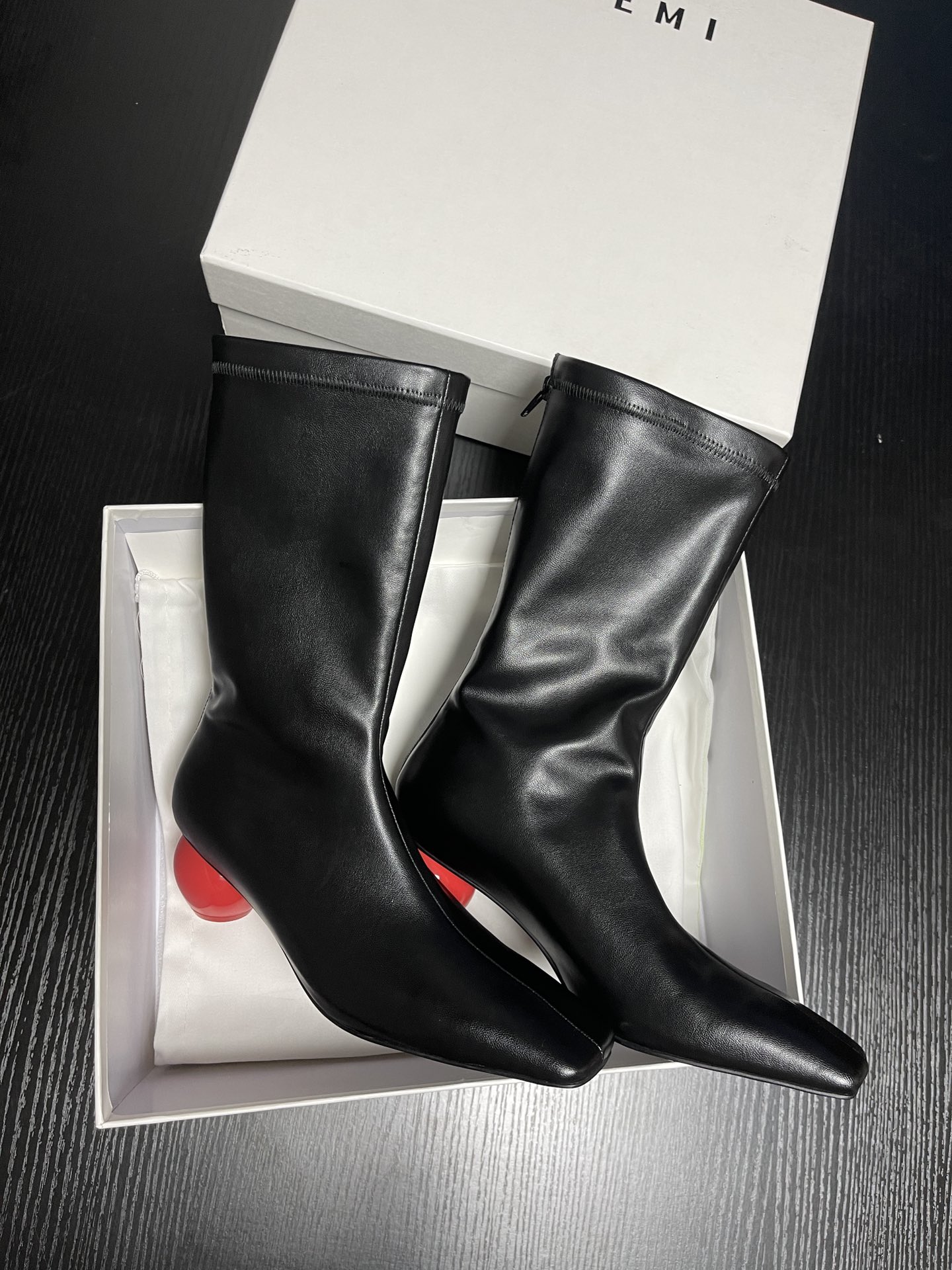 Summary: New Chromosomal Shapes and Skinny Boots for Autumn/Winter Fashion - 图片 5