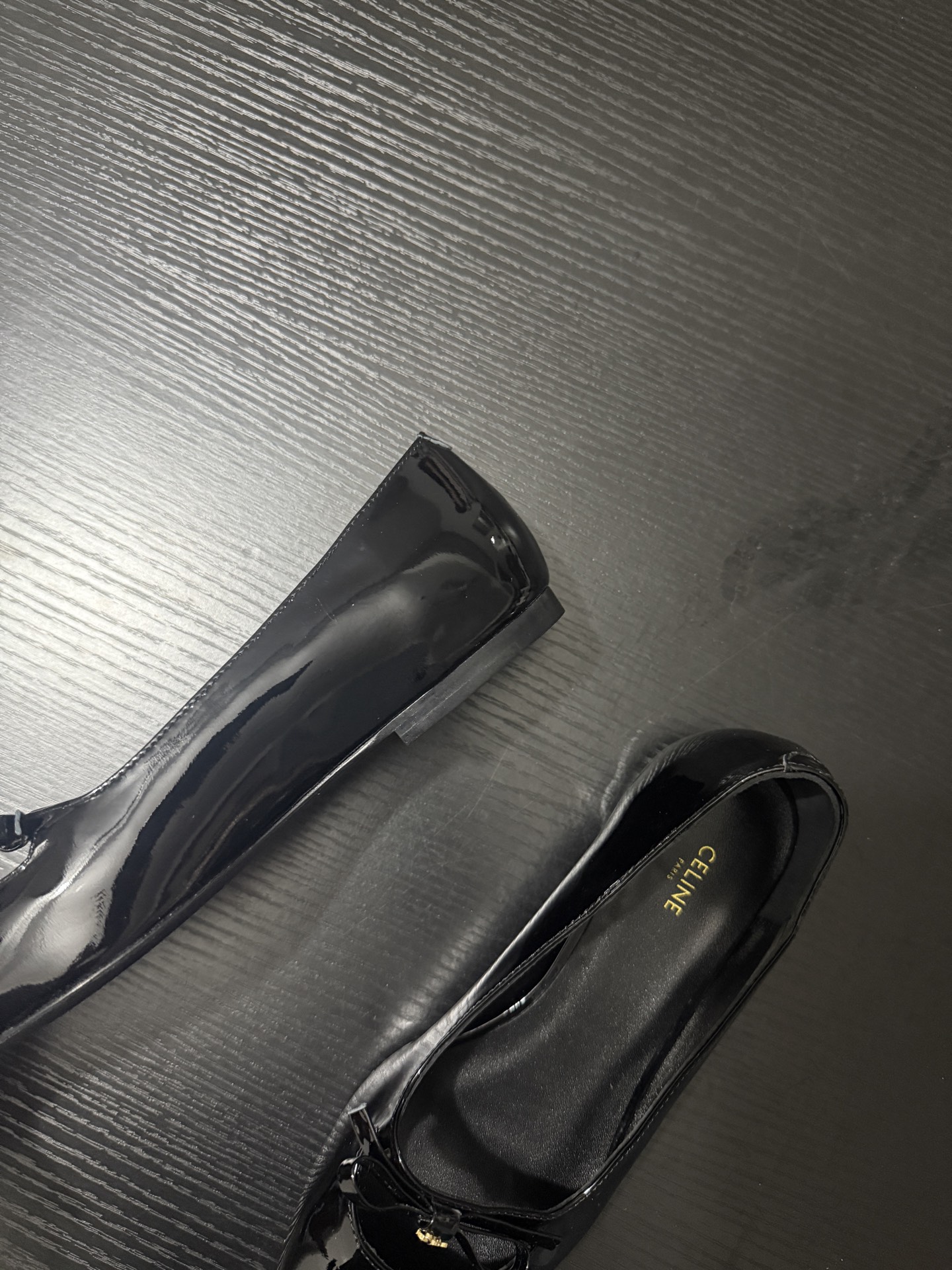 French-style Pointy Flats with Metallic Details: Stylish, Elegant, and Luxurious - 图片 7