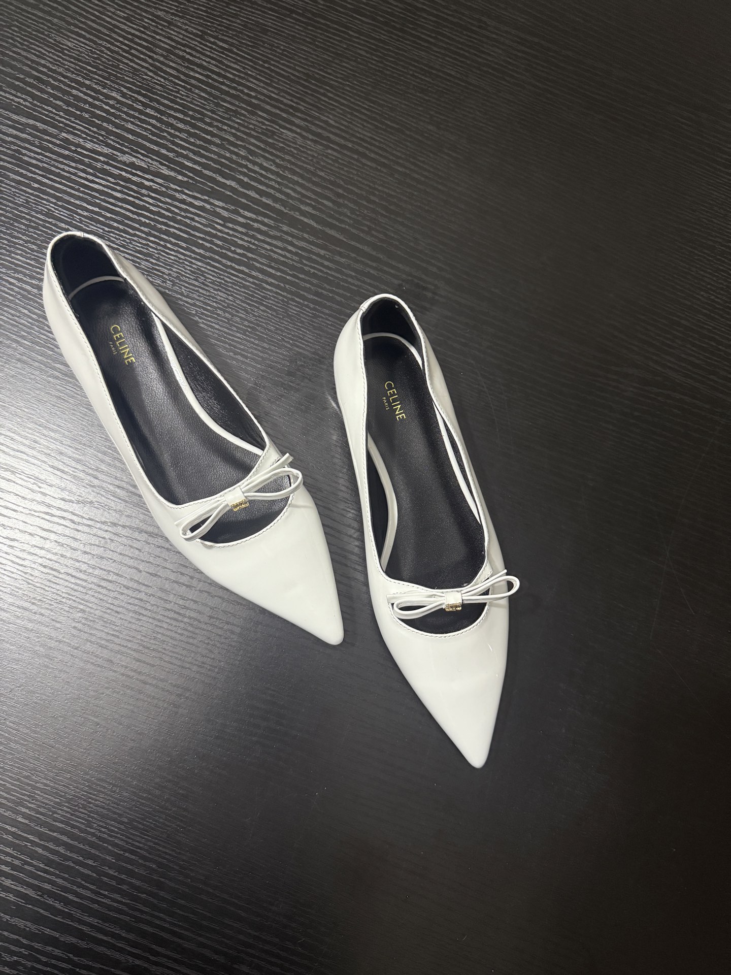 French-style Pointy Flats: Elegant and Luxurious Fashion Statement - 图片 3