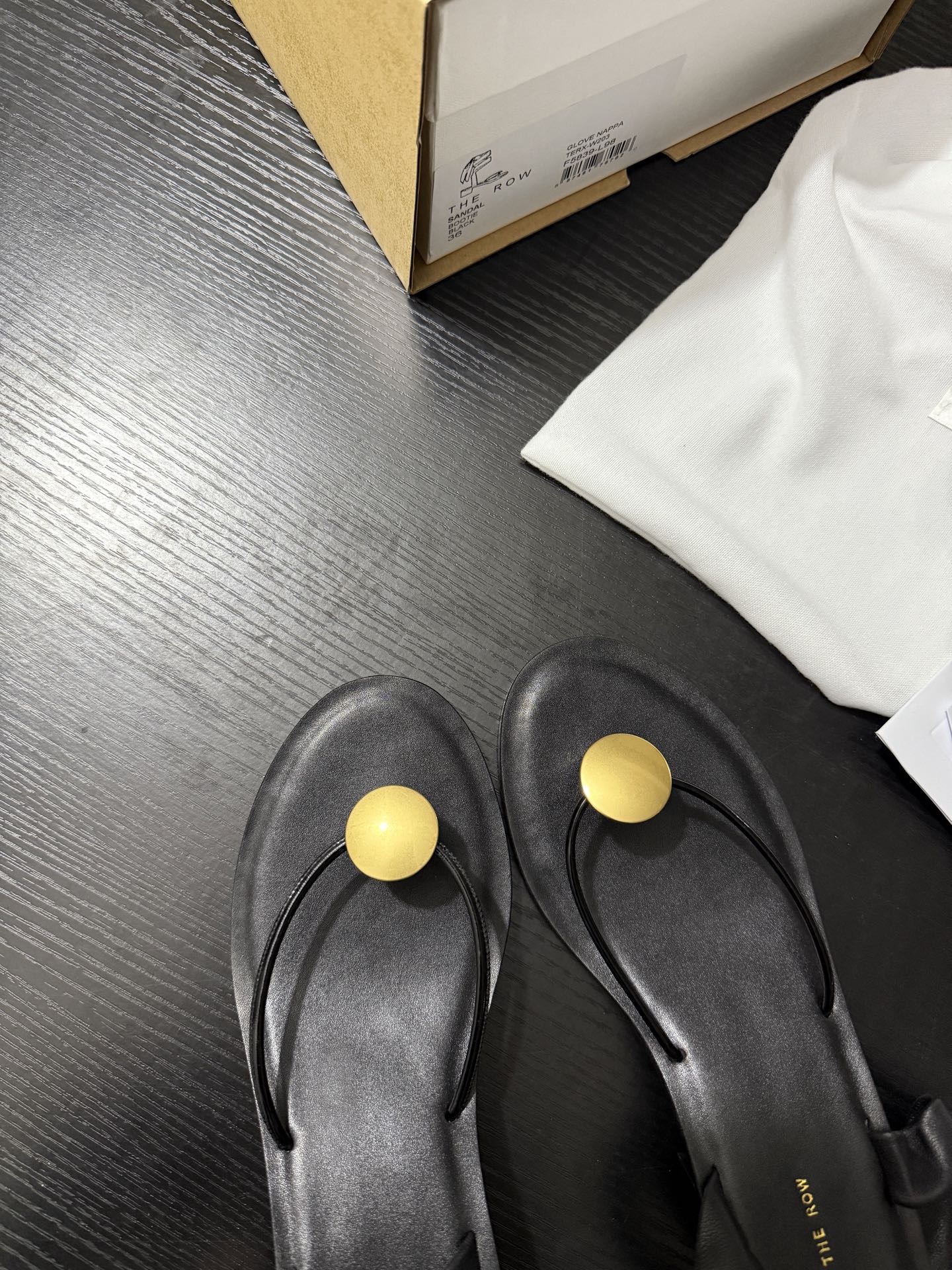 New 25AW Sandals with Vibrant Design and Retro Vibes for Summer Comfort - 图片 6