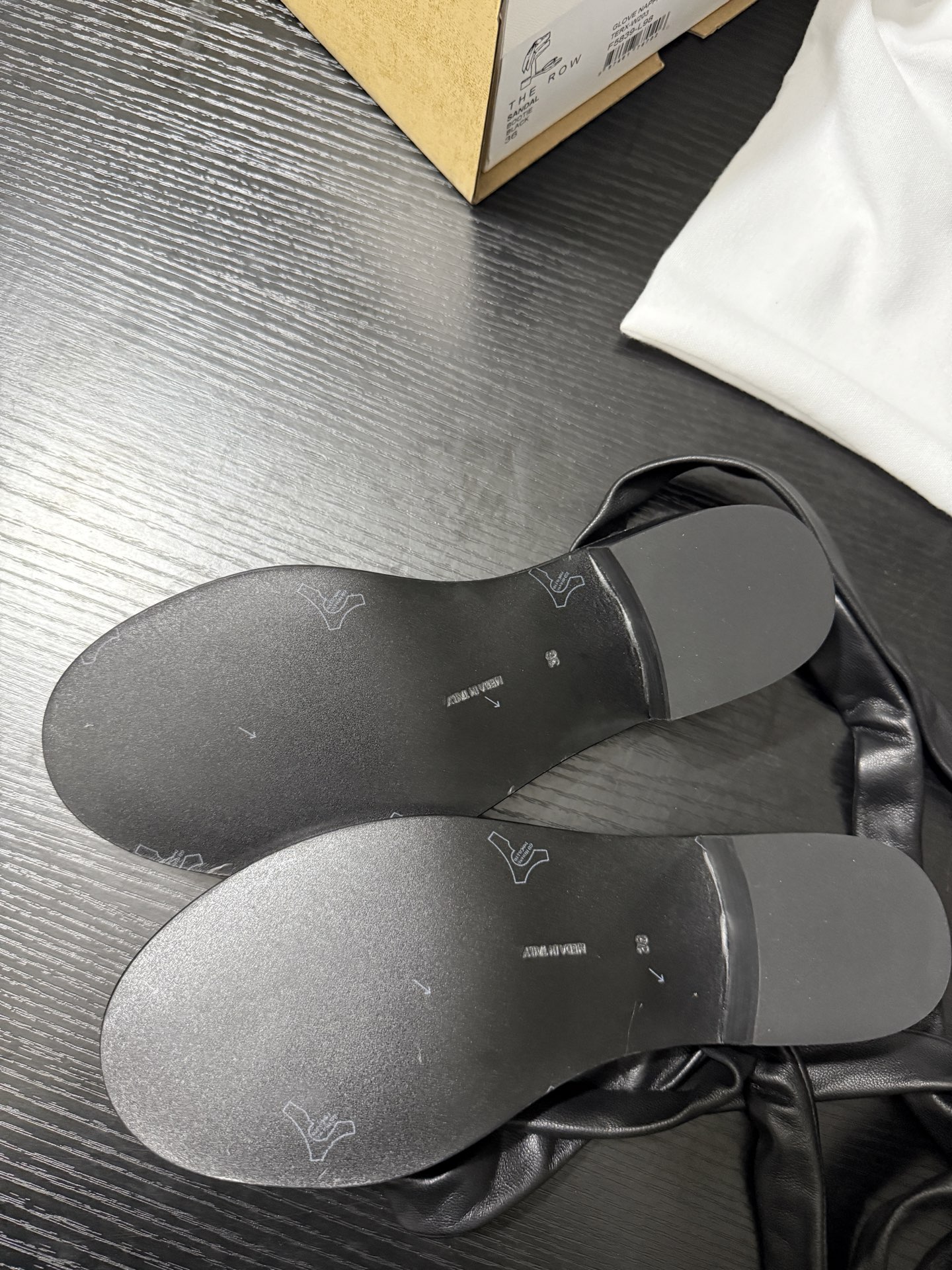 New 25AW Sandals with Vibrant Design and Retro Vibes for Summer Comfort - 图片 9