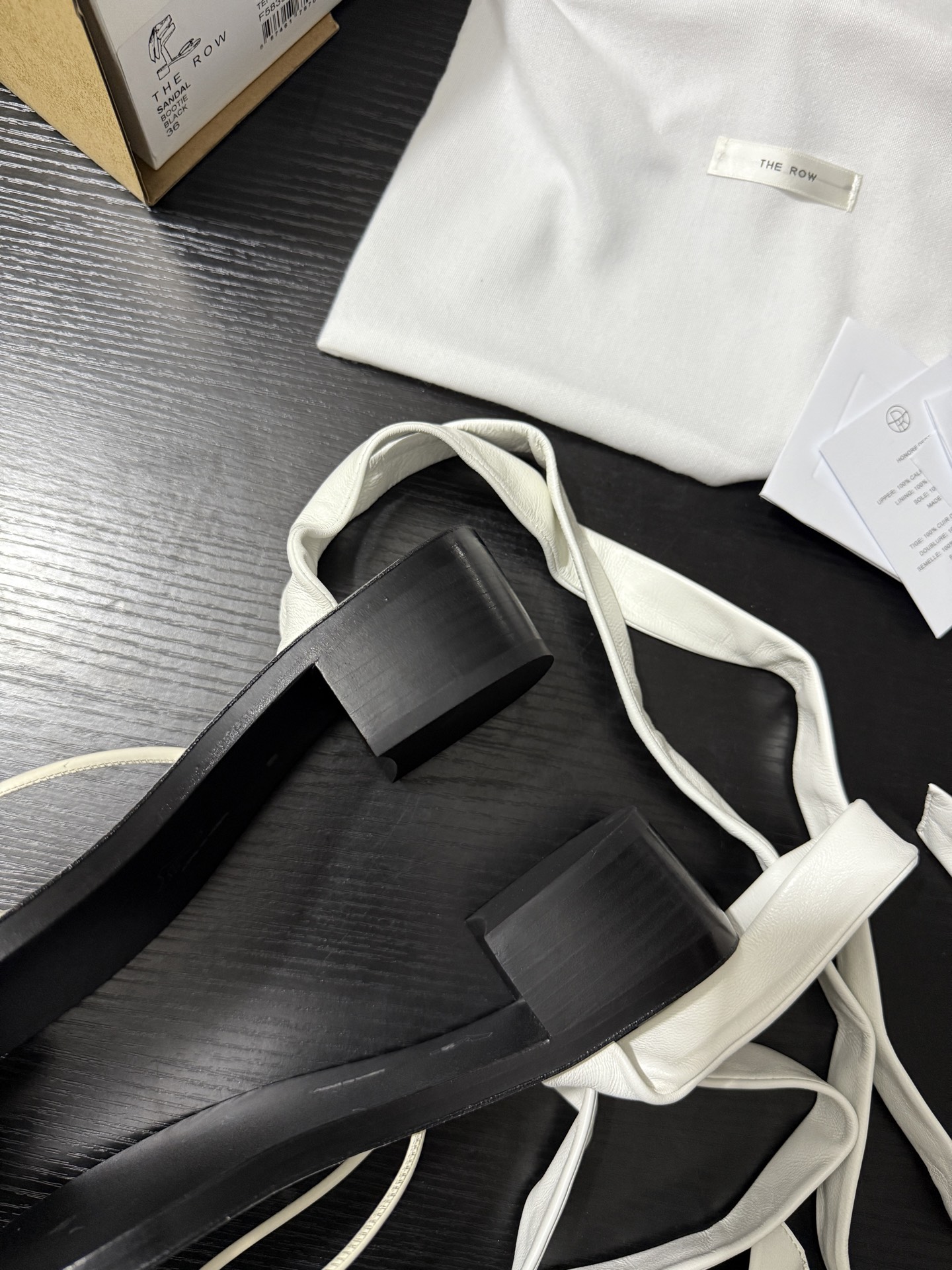 New 625 Collection: Vibrant Sandals and Shoes with Eye-catching Details - 图片 7