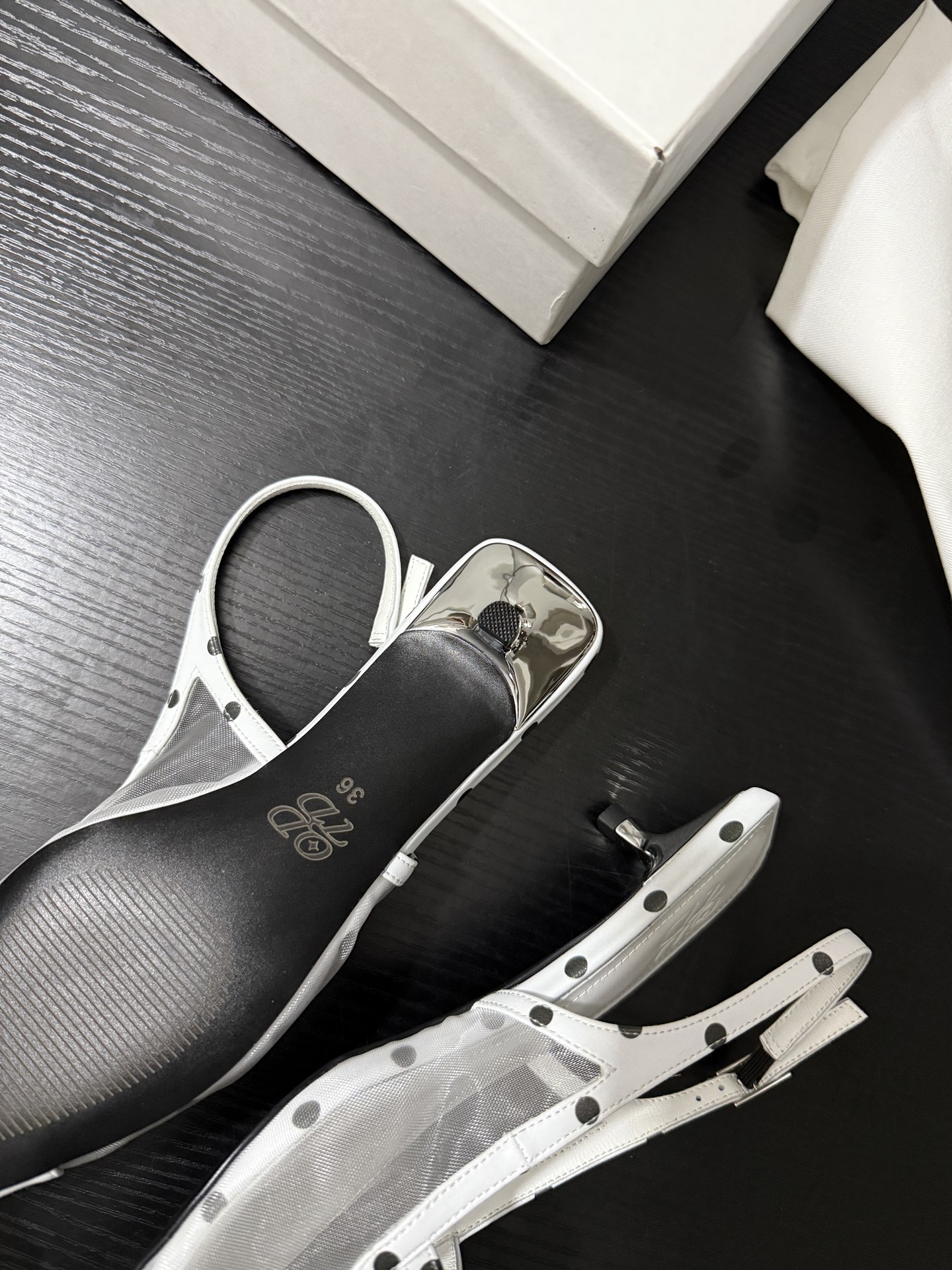 Stylish New Arrival: Elegant Summer Sandals with Sparkling Embellishment - 图片 9