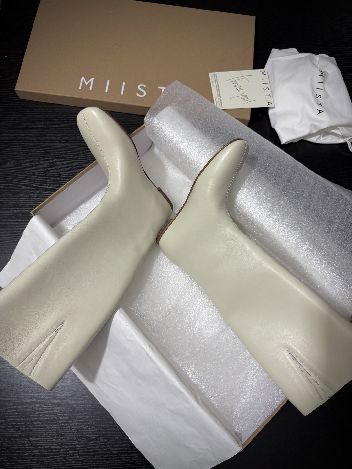 Stylish High-Top Boots: MIIST 25AW Collection Overview