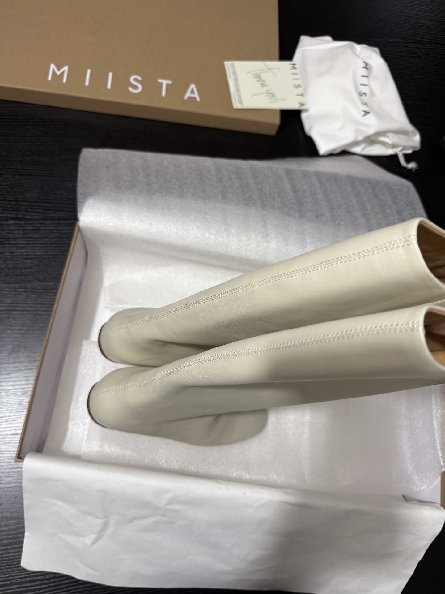 Stylish High-Top Boots: MIIST 25AW Collection Overview - 图片 9