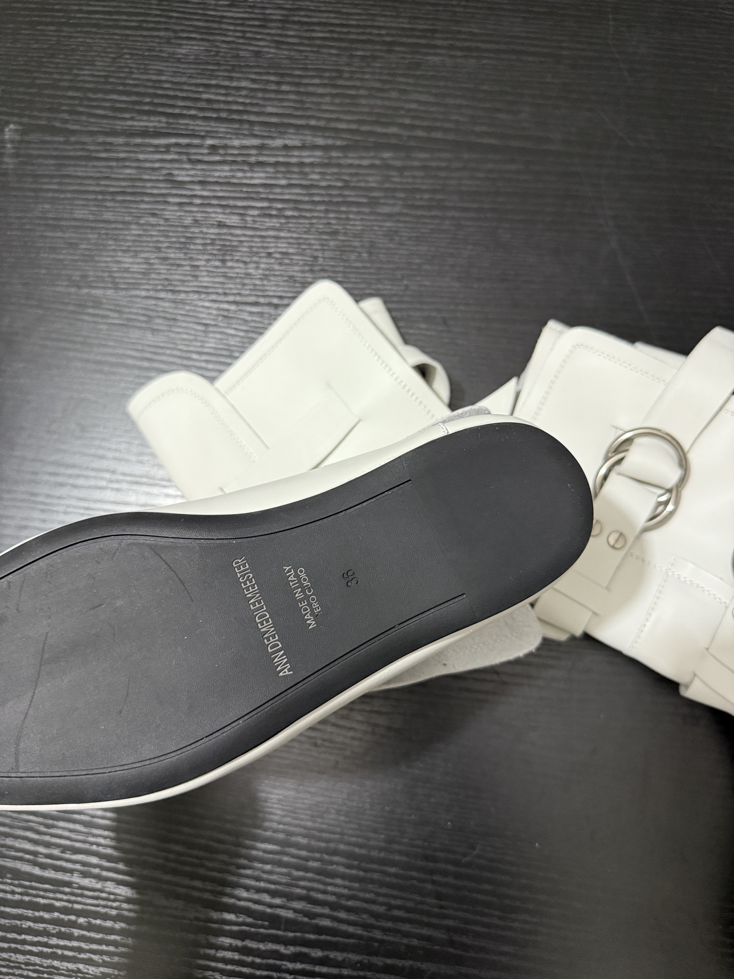 Stylish Leather Boots with Belt Buttons and Metal Rings by Ann Demeulemeester - 图片 8