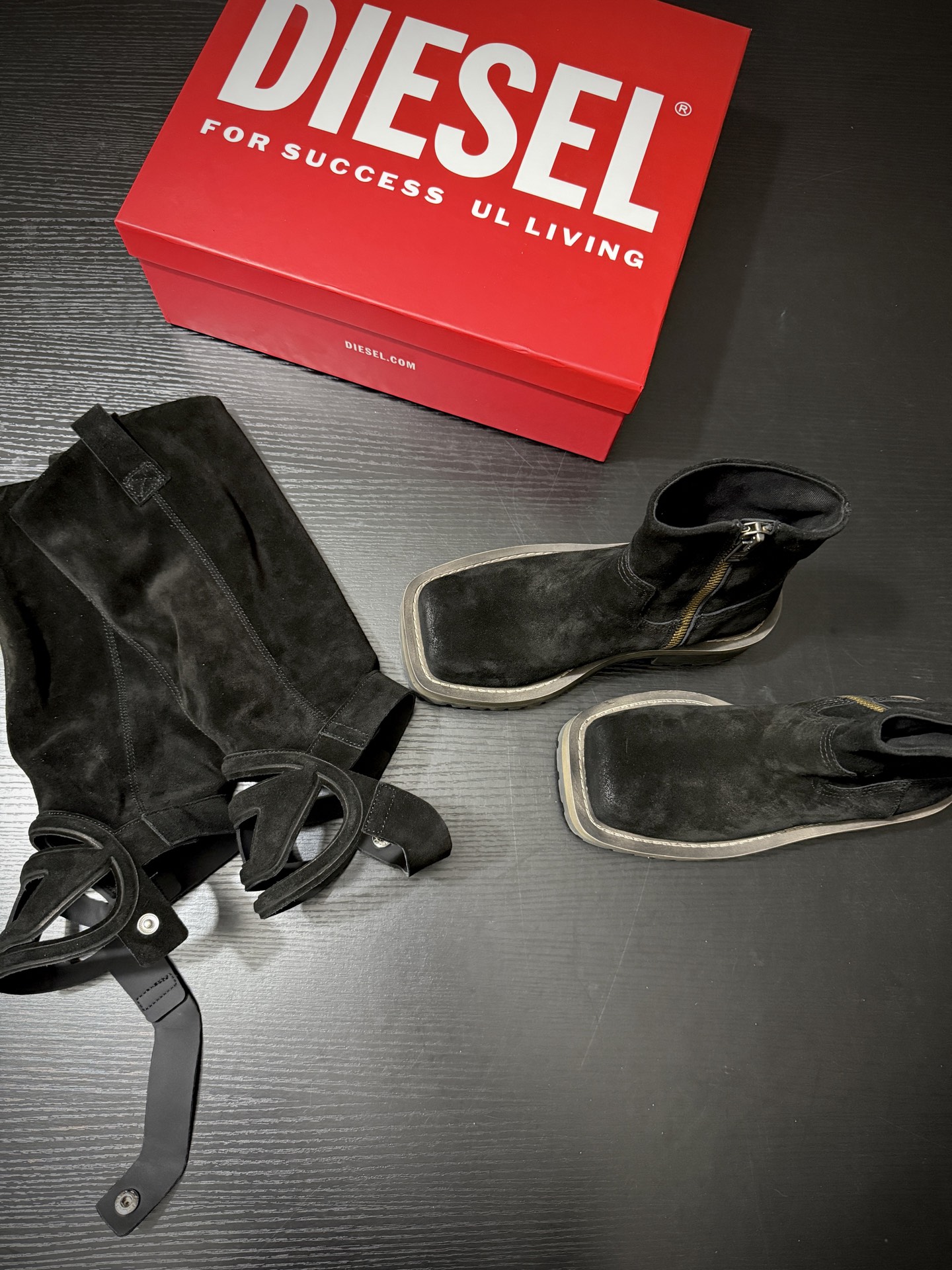 Fashion Rebels: DIESEI Oval D 25AW Knight Boots with Imported Silk-Skinned Design - 图片 7