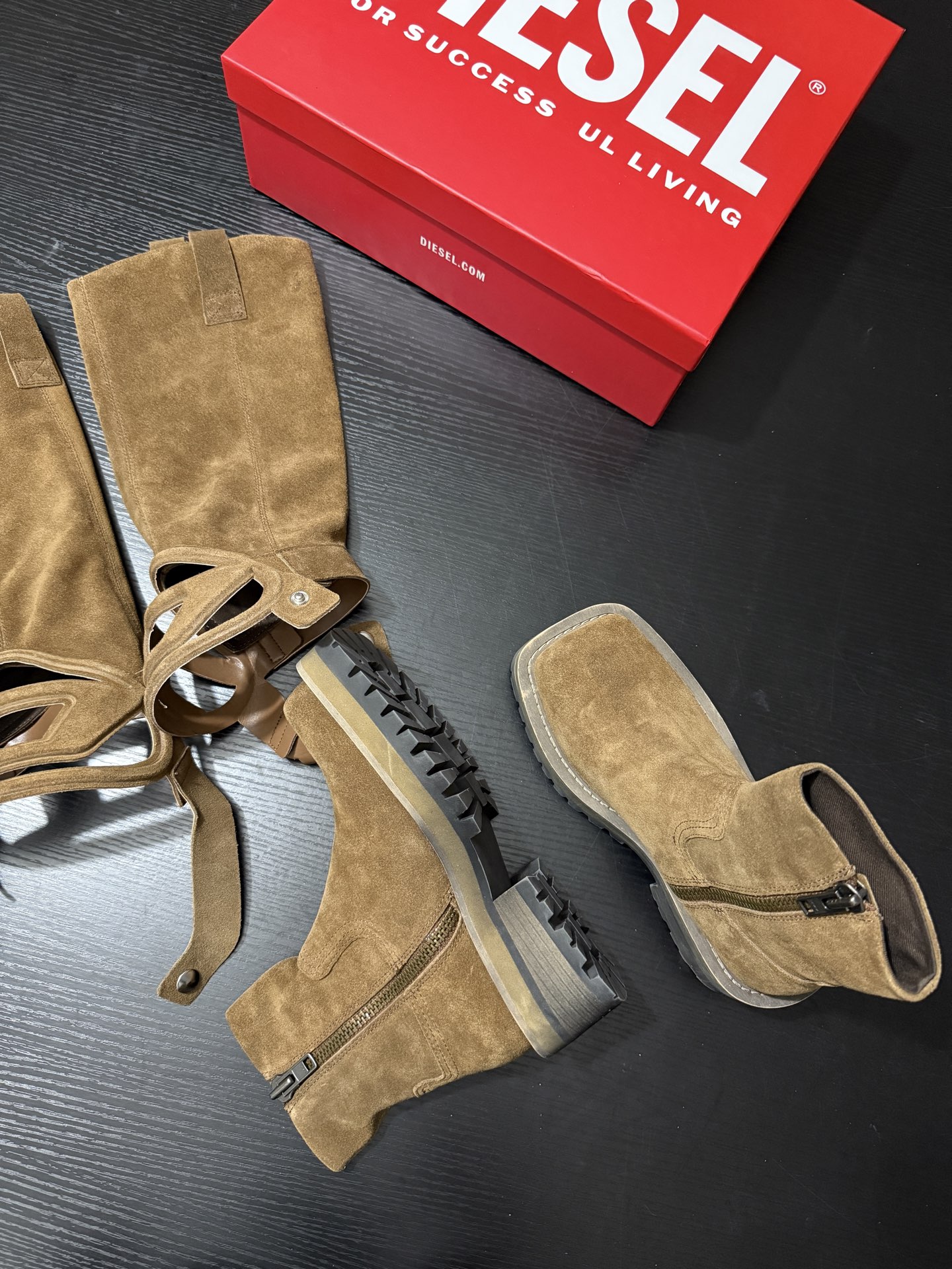 Fashion Rebel: DIESEI Oval D 25AW Knight Boots with Silk-Skinned Design - 图片 6