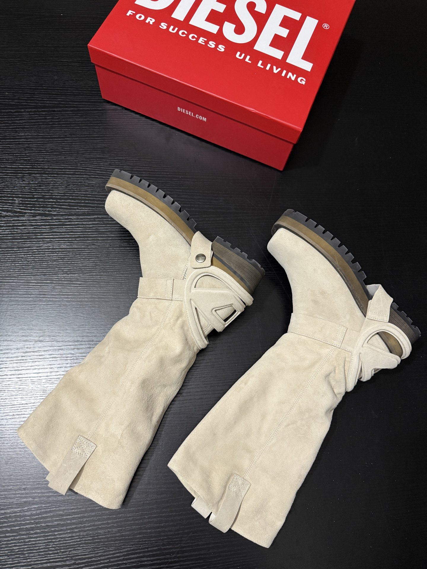 Fashion Rebels: DIESEI Oval D 25AW Knight Boots Review - 图片 2