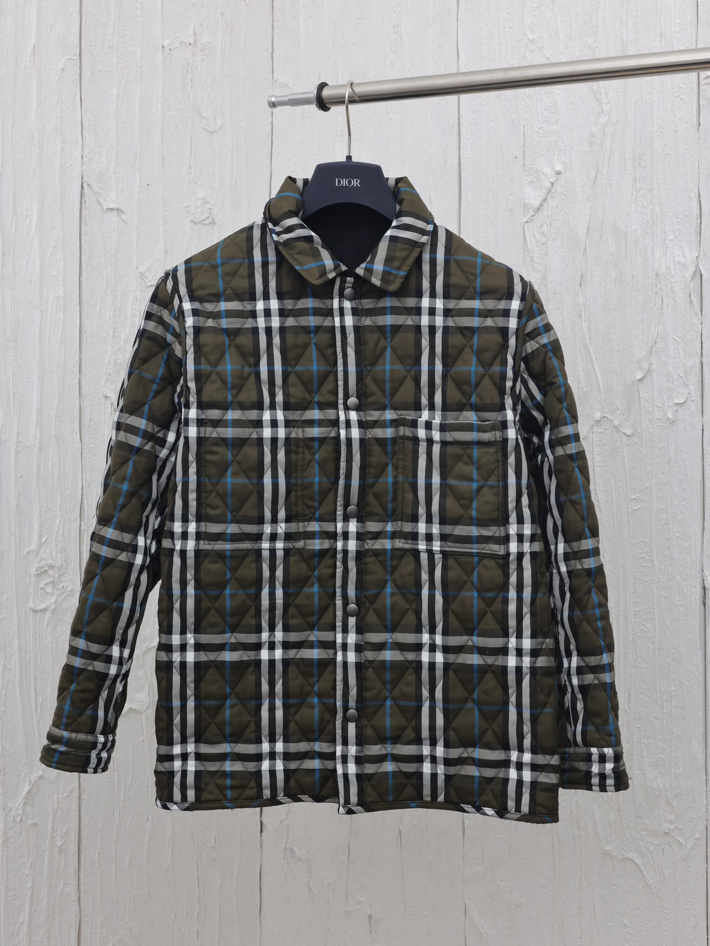 Burberr*/巴宝莉 24fw chaqueta acolchada de rombos vintage con bolsillo de parche y logo, reversible, forro de cuadros, cos…