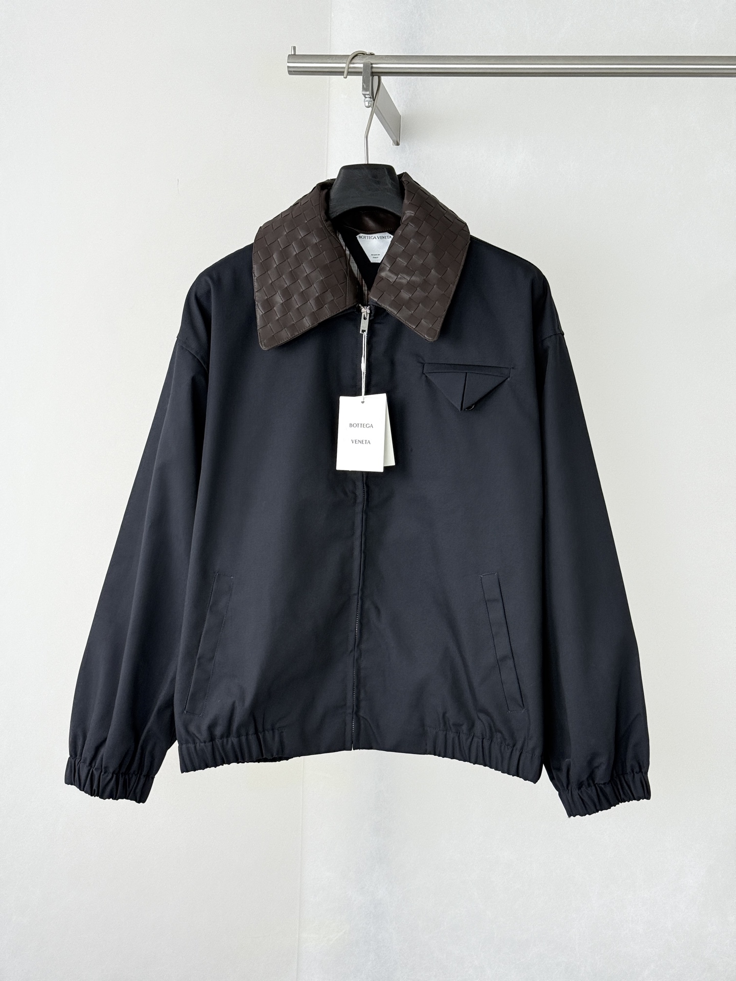 P380 Bottega Venet* Bv chaqueta de trabajo de cuero trenzado con cuello, réplica del proceso artesanal origin…