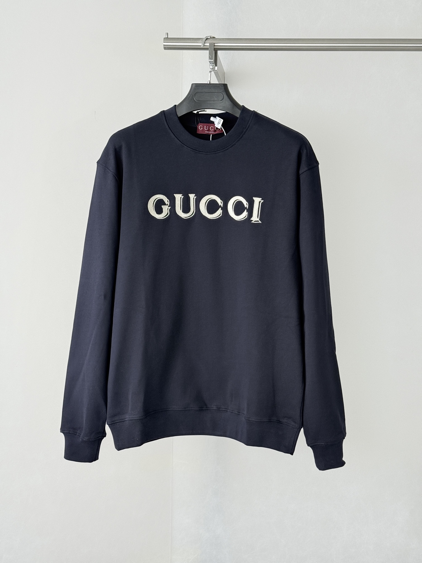P190 Gucc*/Gucci 26SS Sudadera con cuello redondo y bordado de logotipo de letras. El punto clave es el bordado de letr…