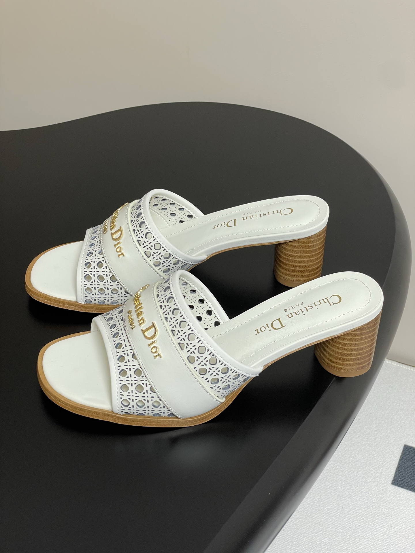 Dior D-Lane Heeled Mules: Elegant Openwork Cannage Design & Comfortable Fit 5 i1741999685948 3129 0 2