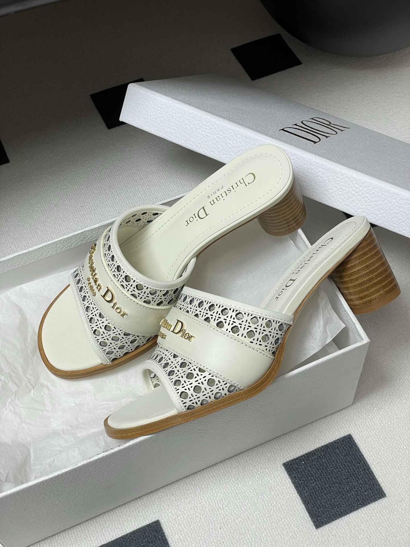 Dior D-Lane Heeled Mules: Elegant Openwork Cannage Design & Comfortable Fit 1 Dior D-Lane Heeled Mules: Elegant Openwork Cannage Design & Comfortable Fit