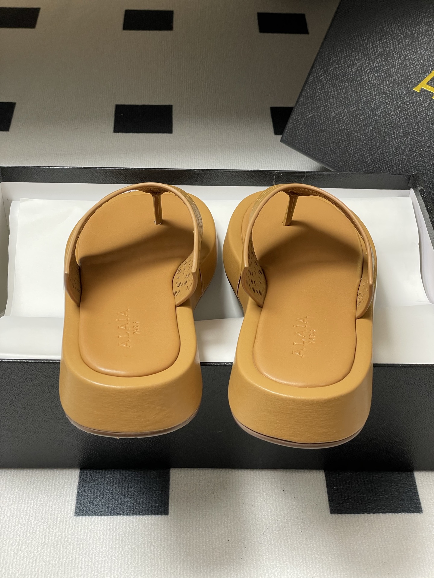 ALAIA Vintage Hollow Flat Sandals Women's Leather Thong Sandals 9 i1741999888117 3740 0 7