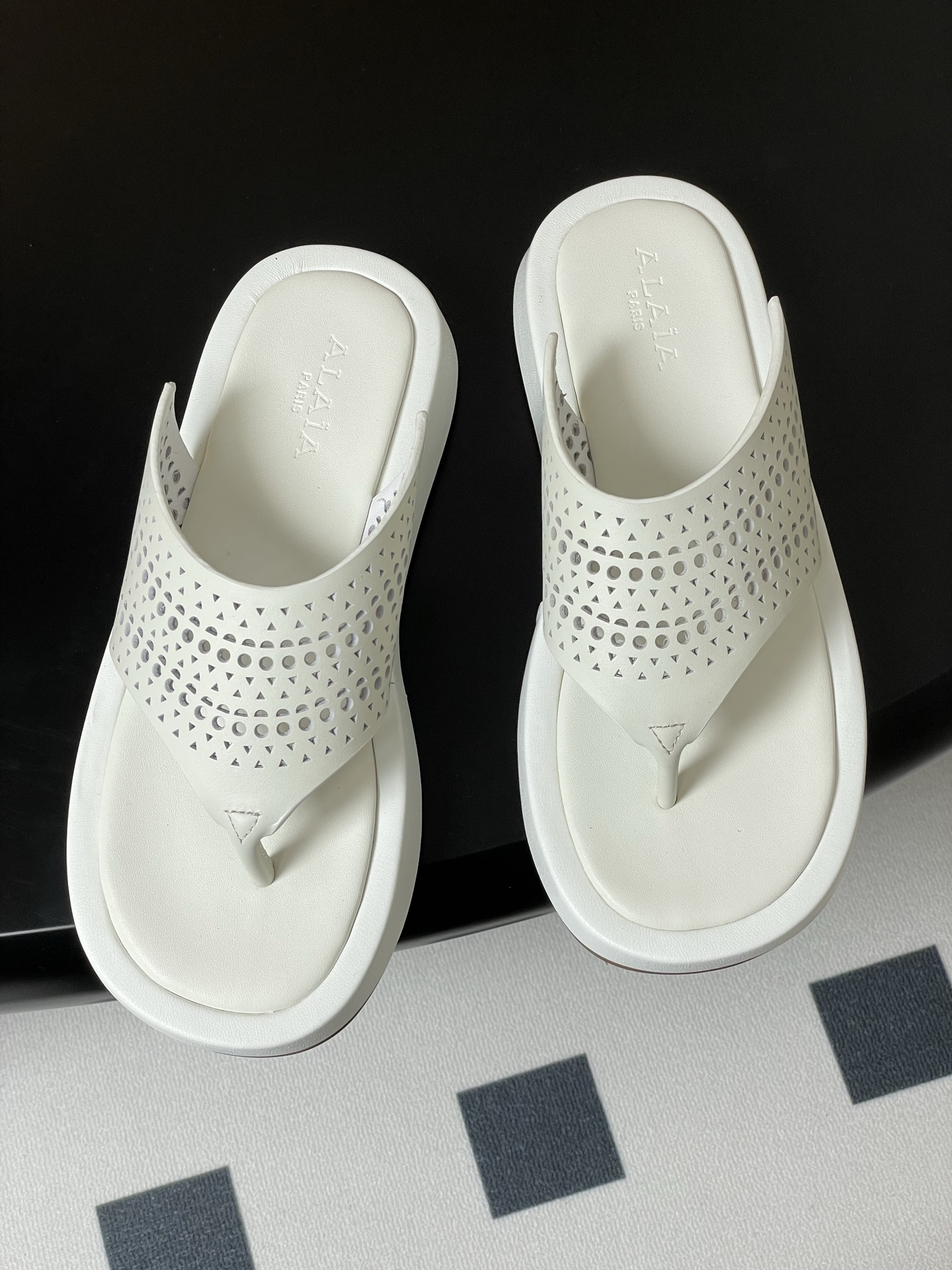 ALAIA Women's Classic Retro Hollow Flat Sandals Thong Perforated Platform Shoes 3 i1742000394599 8560 0 1